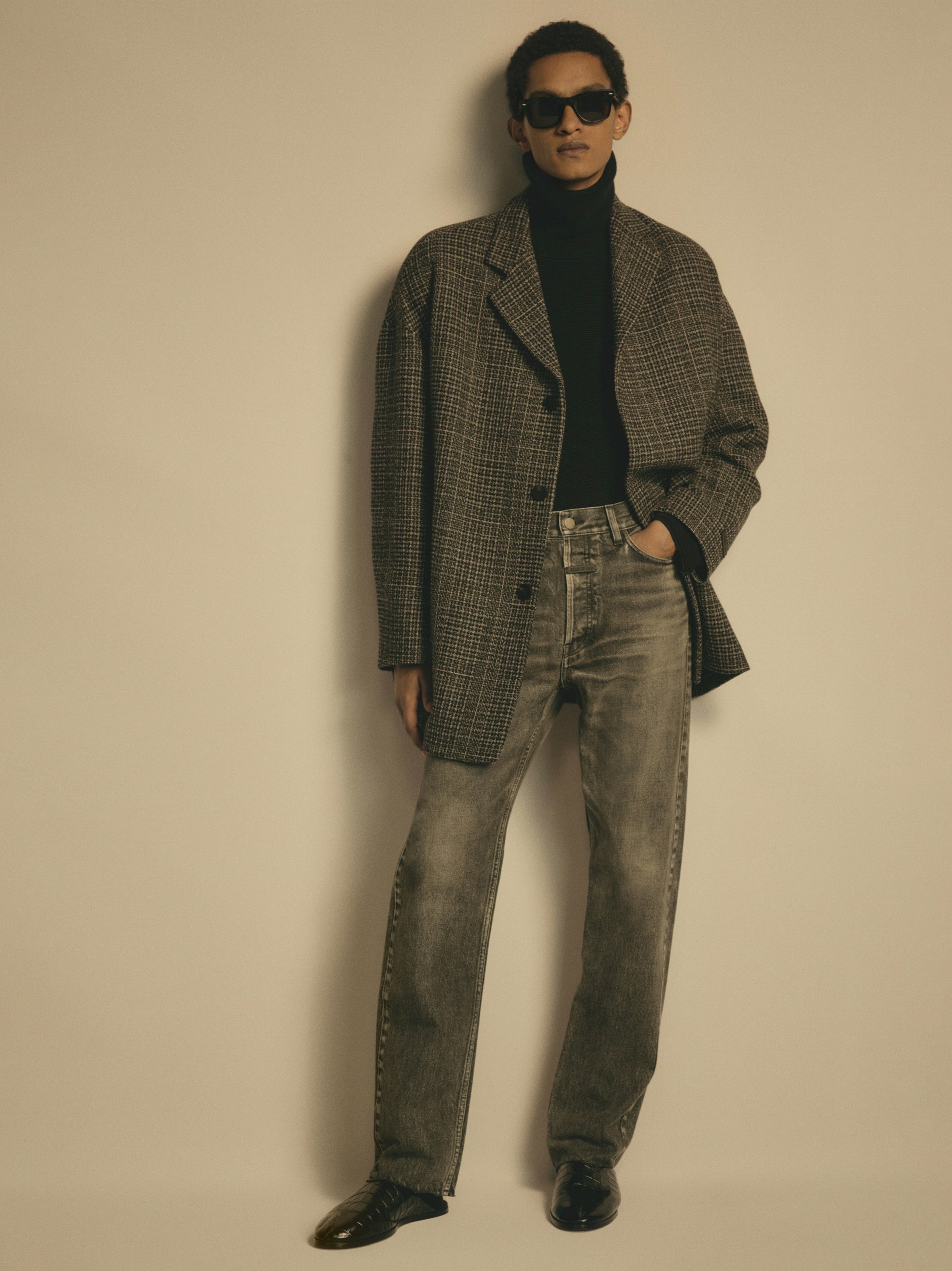 Essentials Straight 5 Pocket Jean Worn Black