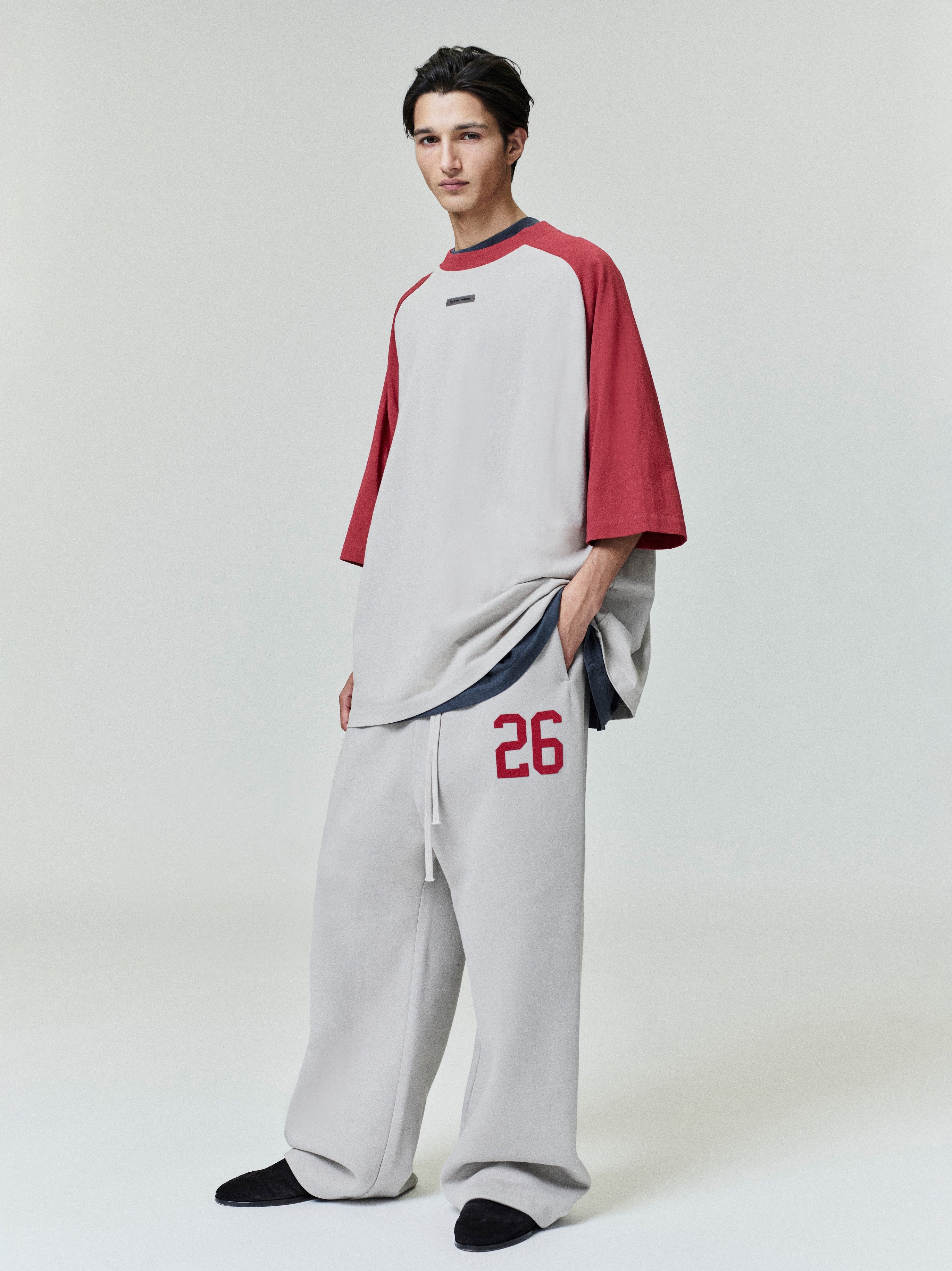 Essentials Baseball Tee Smoke Grey / Crimson