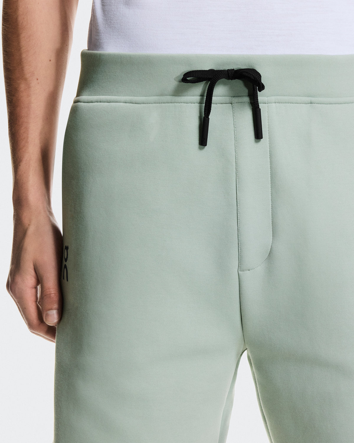 On Focus Tech Shorts Mineral