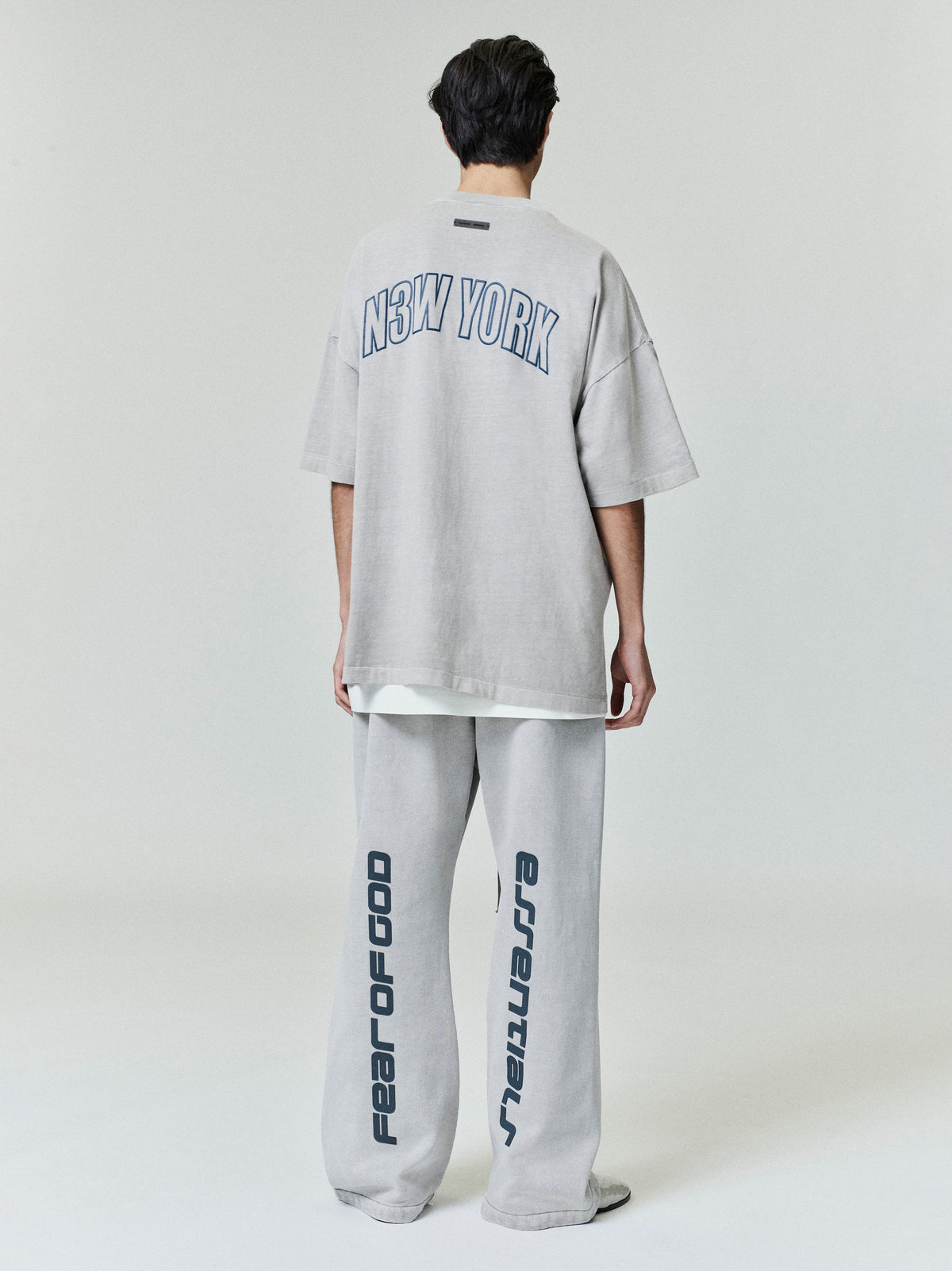 Essentials New York 90S Tee Smoke Grey
