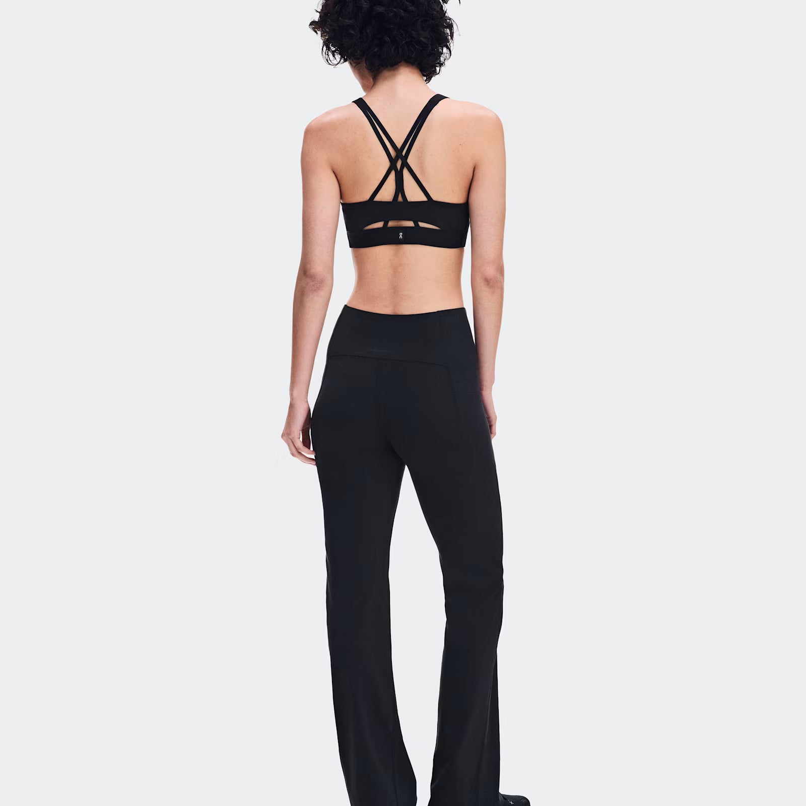 On Studio Flared Pants 32" Black (Women'S)