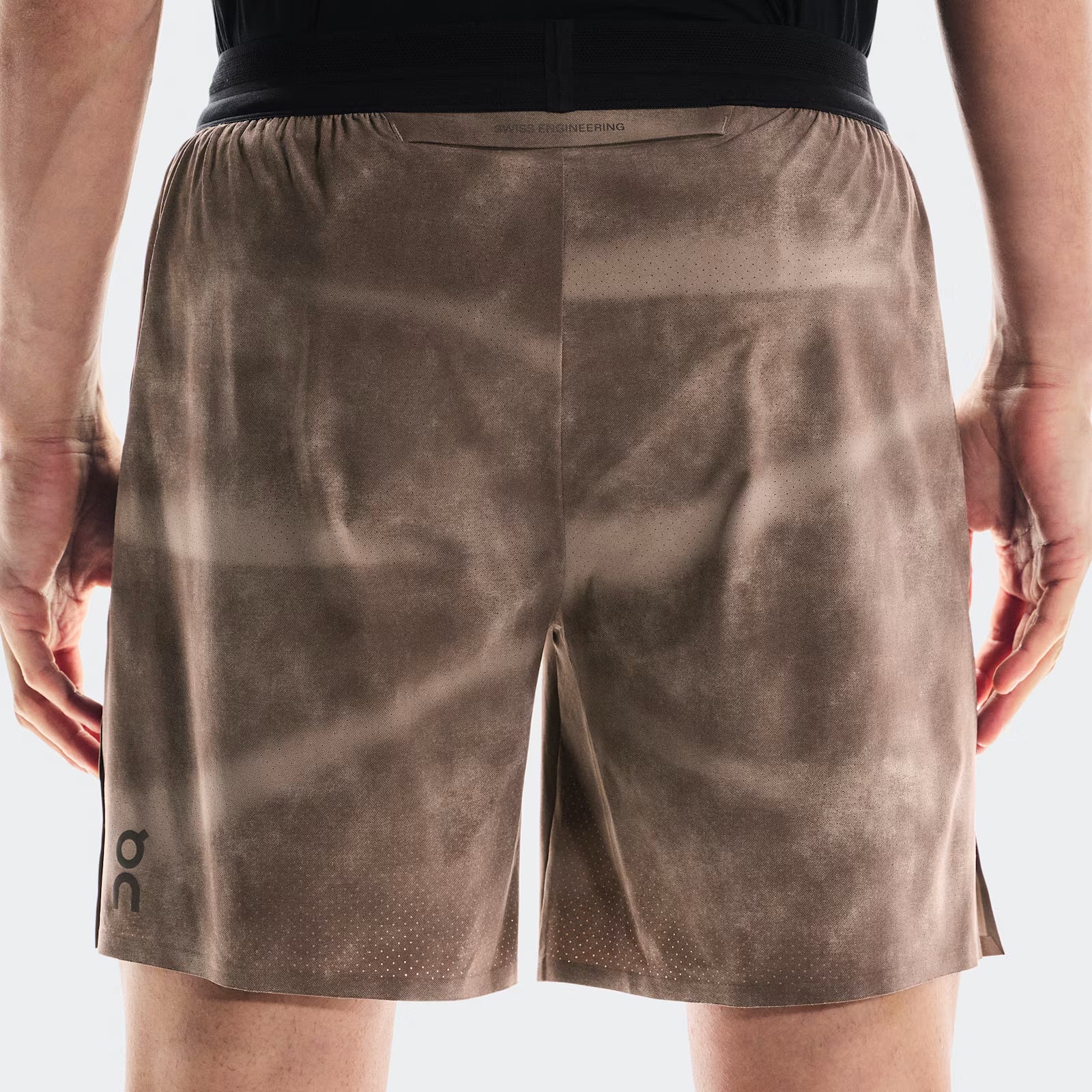On 7" Performance Shorts Aop Cinder