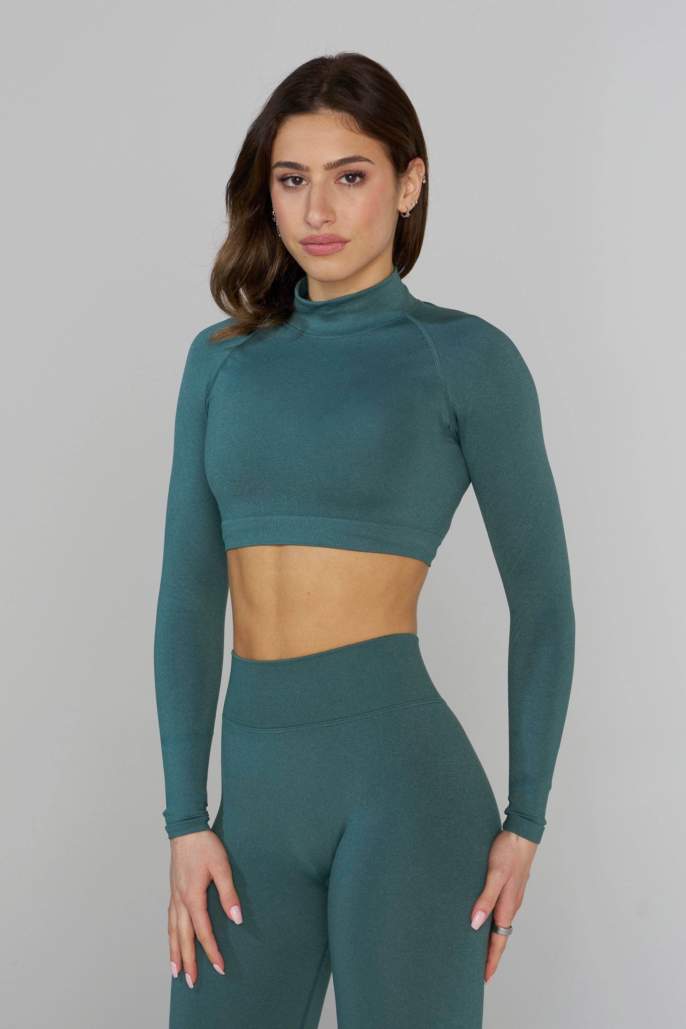 YoungLA W445 Seamless Curve Longsleeve crop Pine