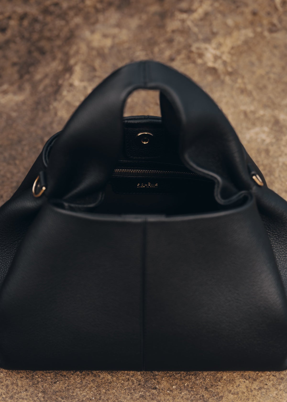 Polene Numero Neuf Textured Black, detail 2