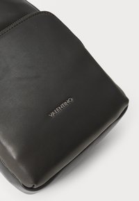 Valentino Horizon Cross Body Bag Nero