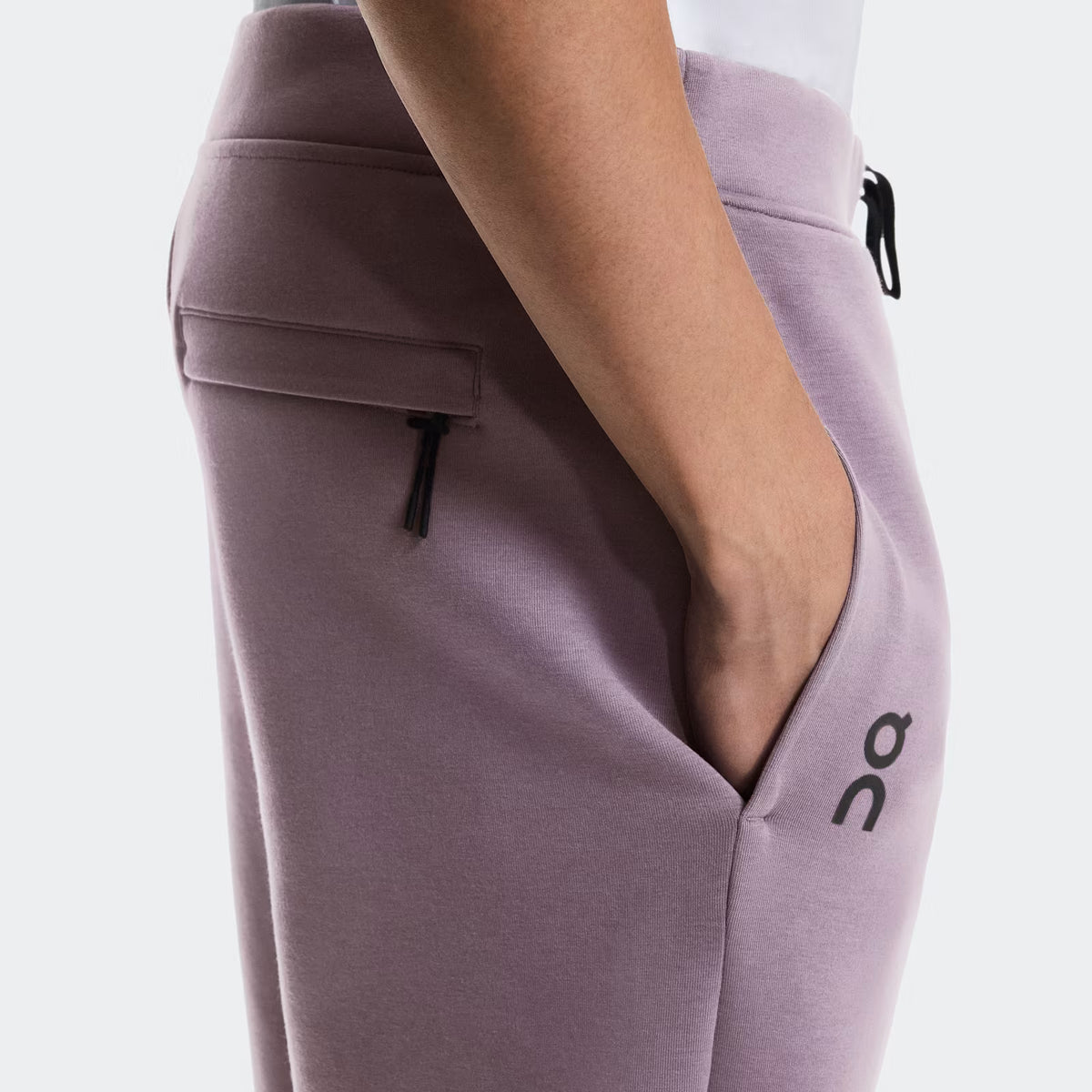 On Focus Tech Sweatpants Dewberry