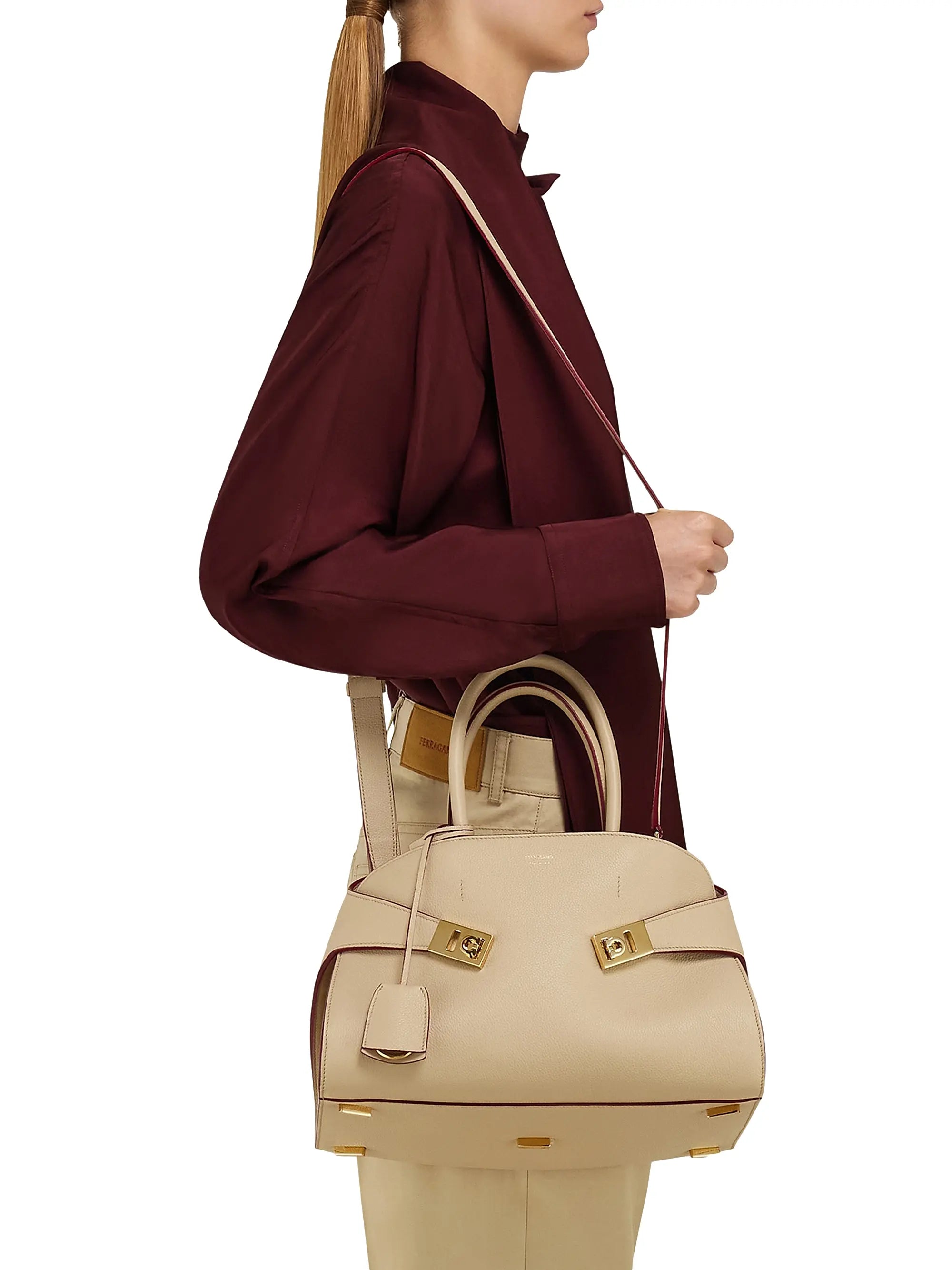 FERRAGAMO Medium Hug Handbag