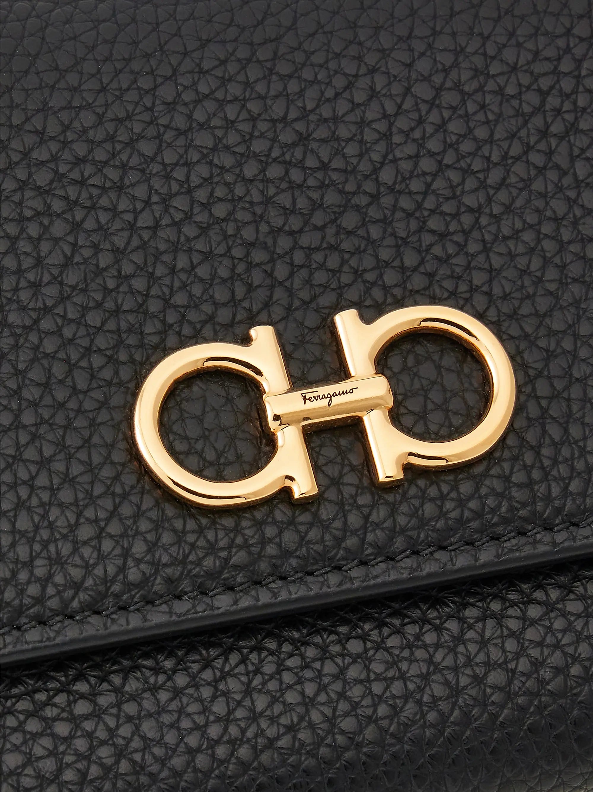 FERRAGAMO Gancini Soft Wallet-on-Chain