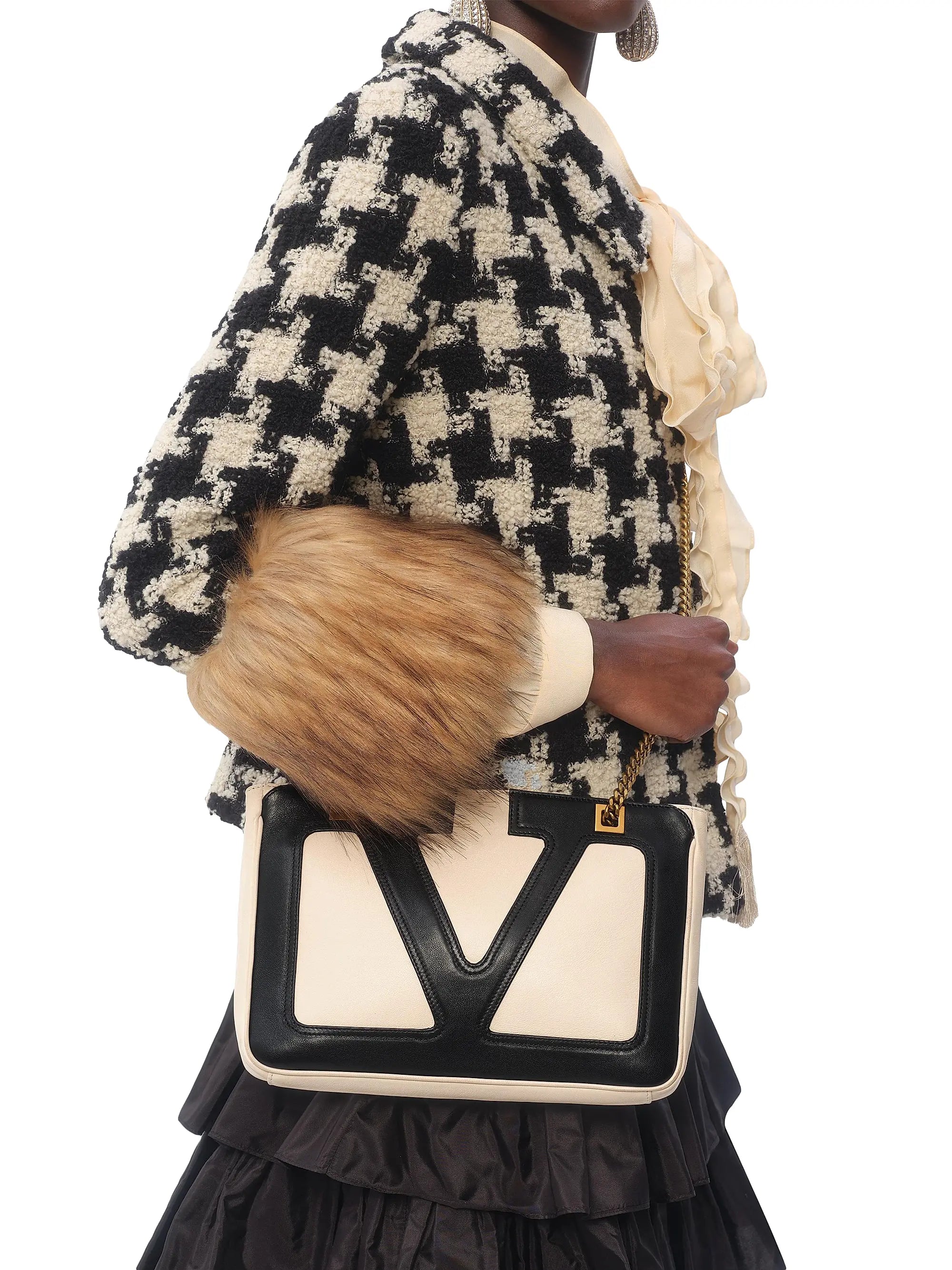 #color_ivory-black