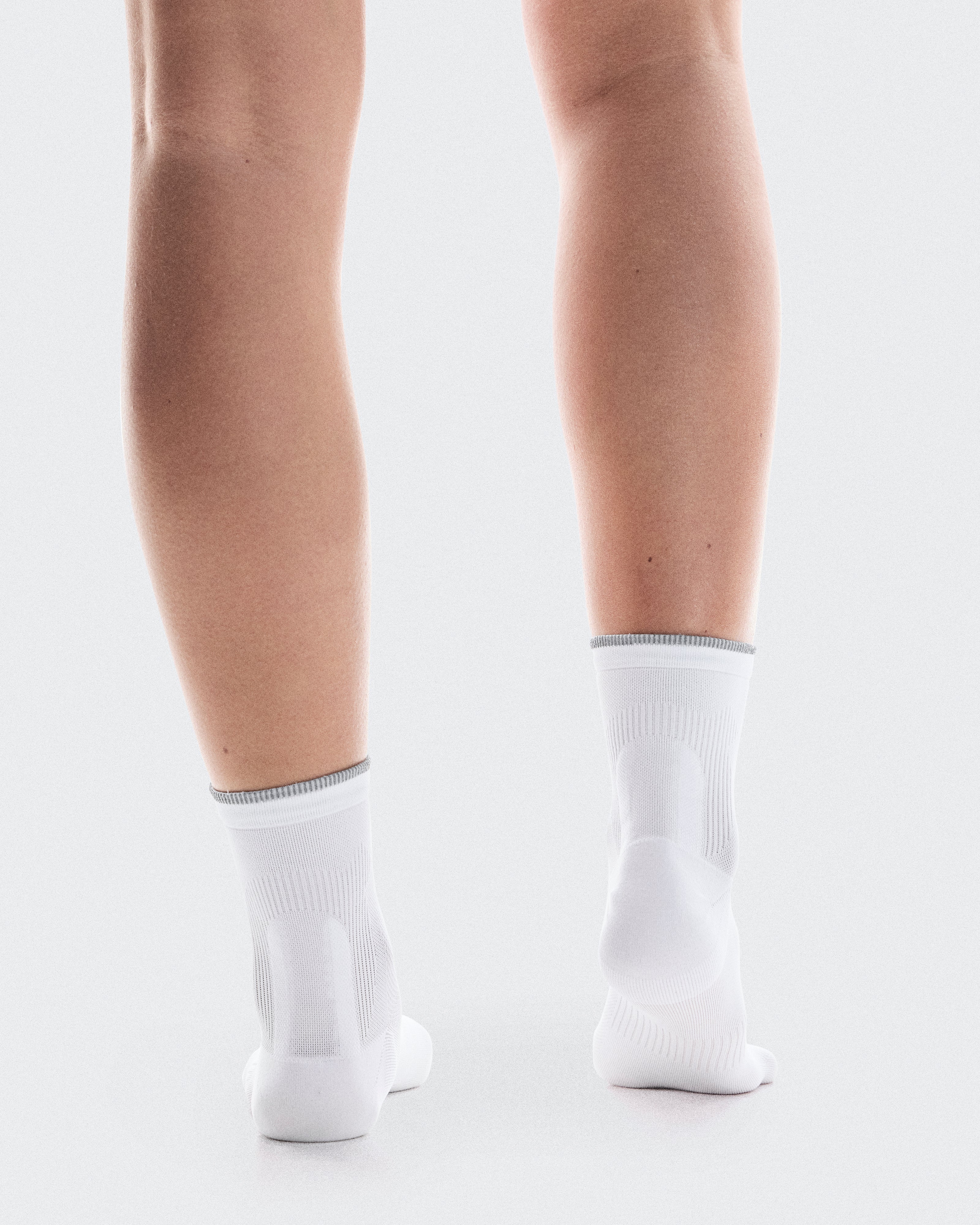 On Elite Run Sock Mid White | Ivory