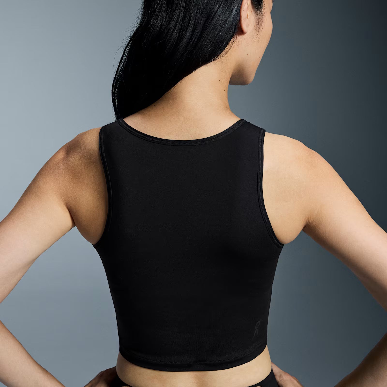On Studio Cut-Out Crop Black (Women'S)