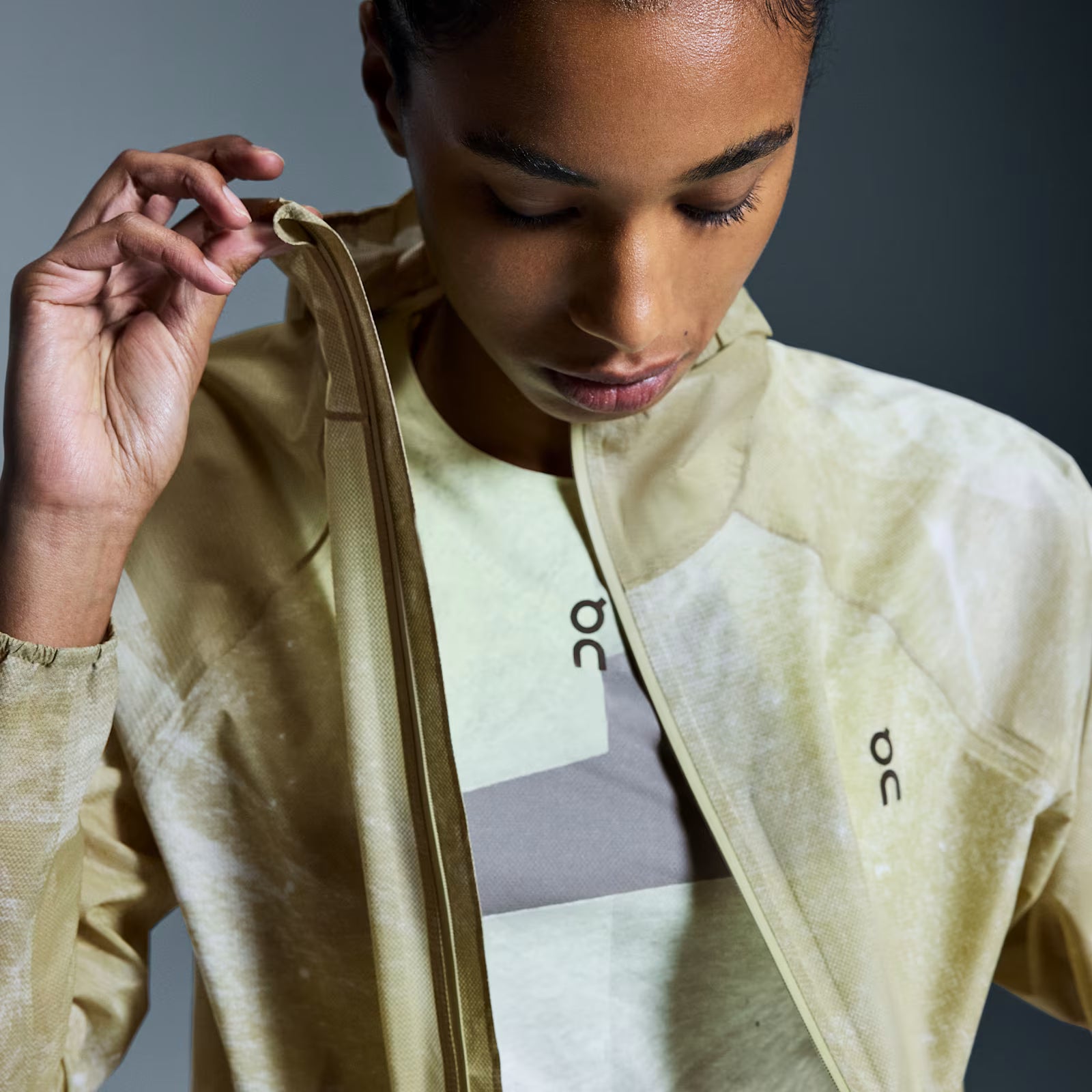 On Ultra Jacket White | Caper (Women'S)