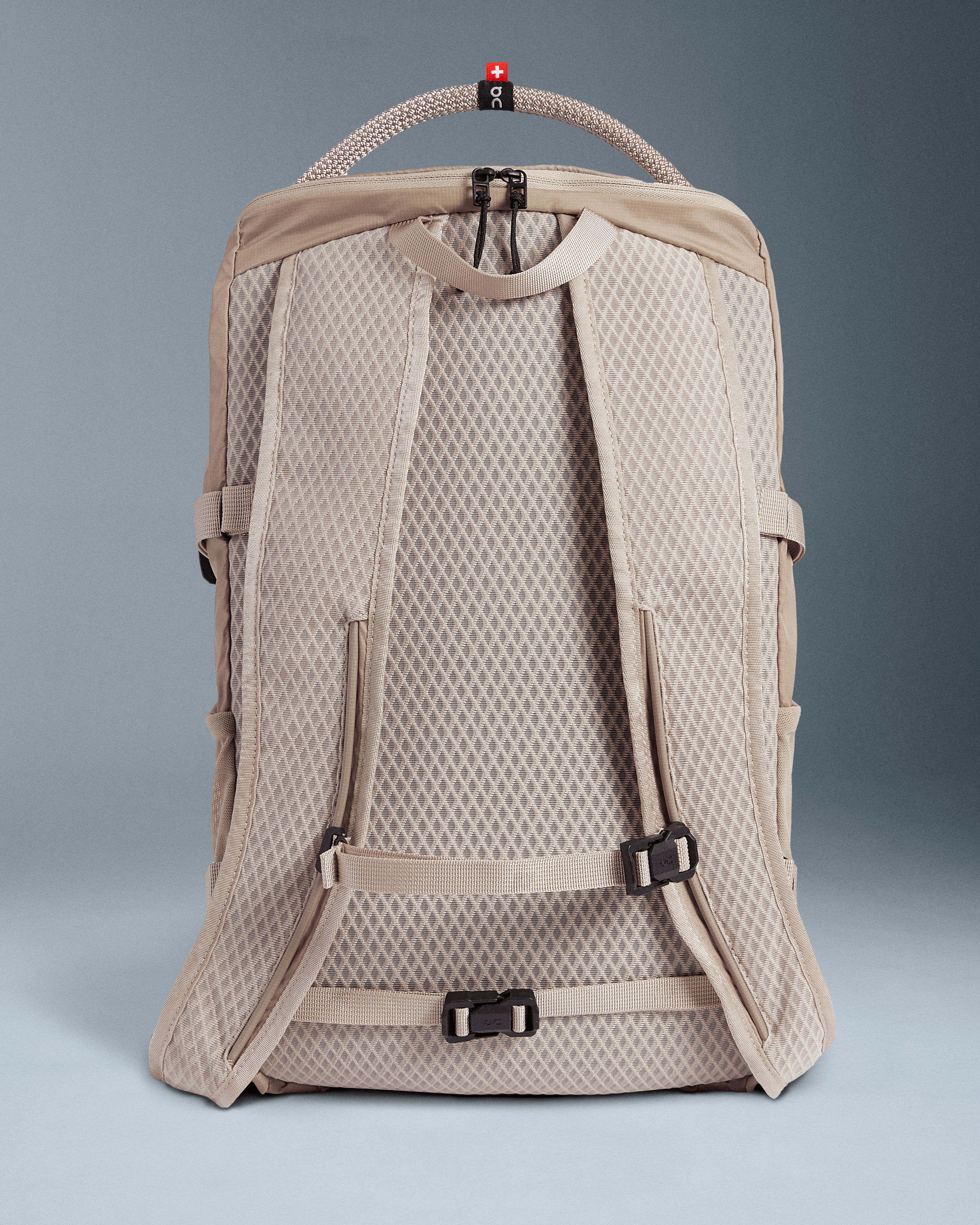 On Speed Pack 18L Lite Sand