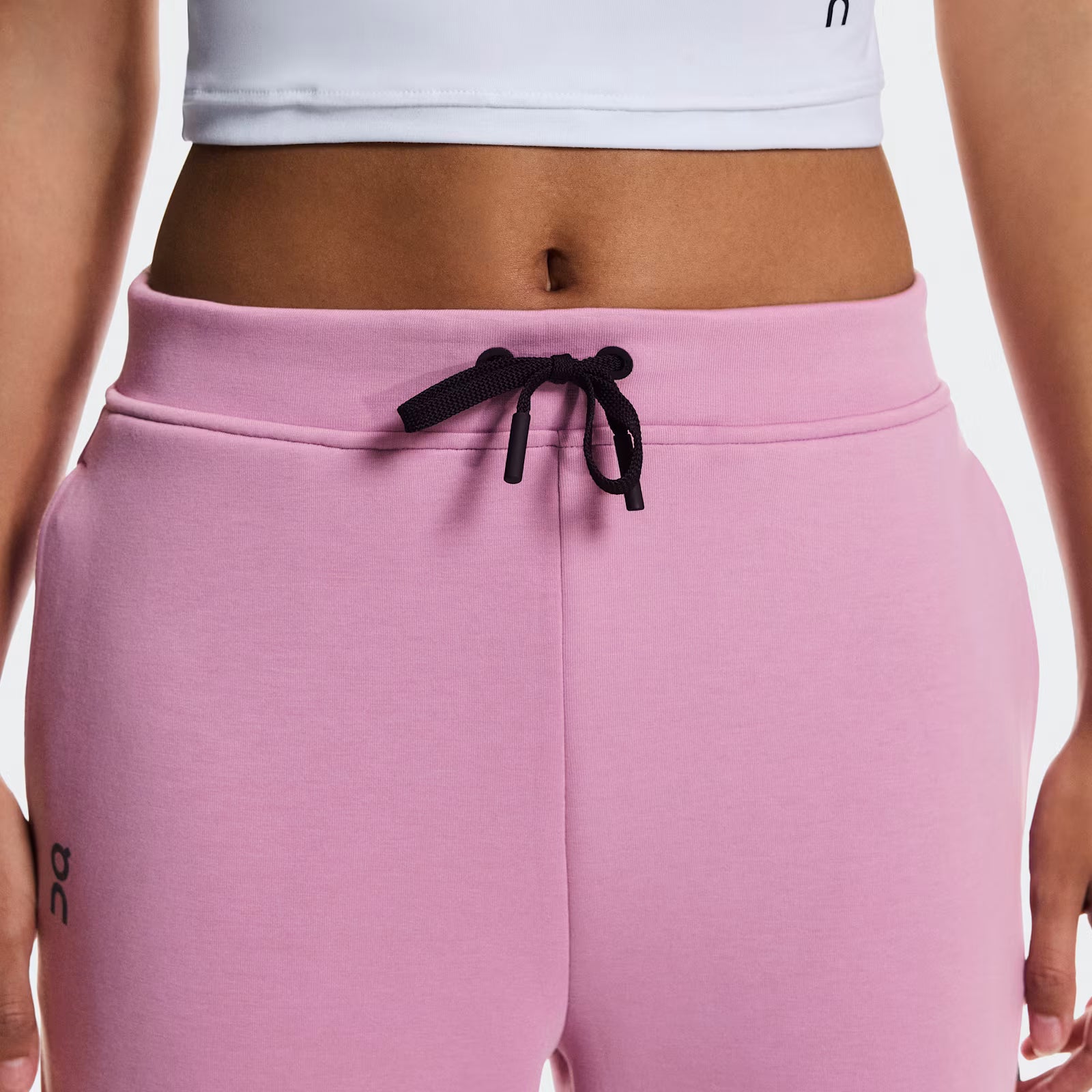 On Focus Tech Sweatpants Sakura (Women'S)