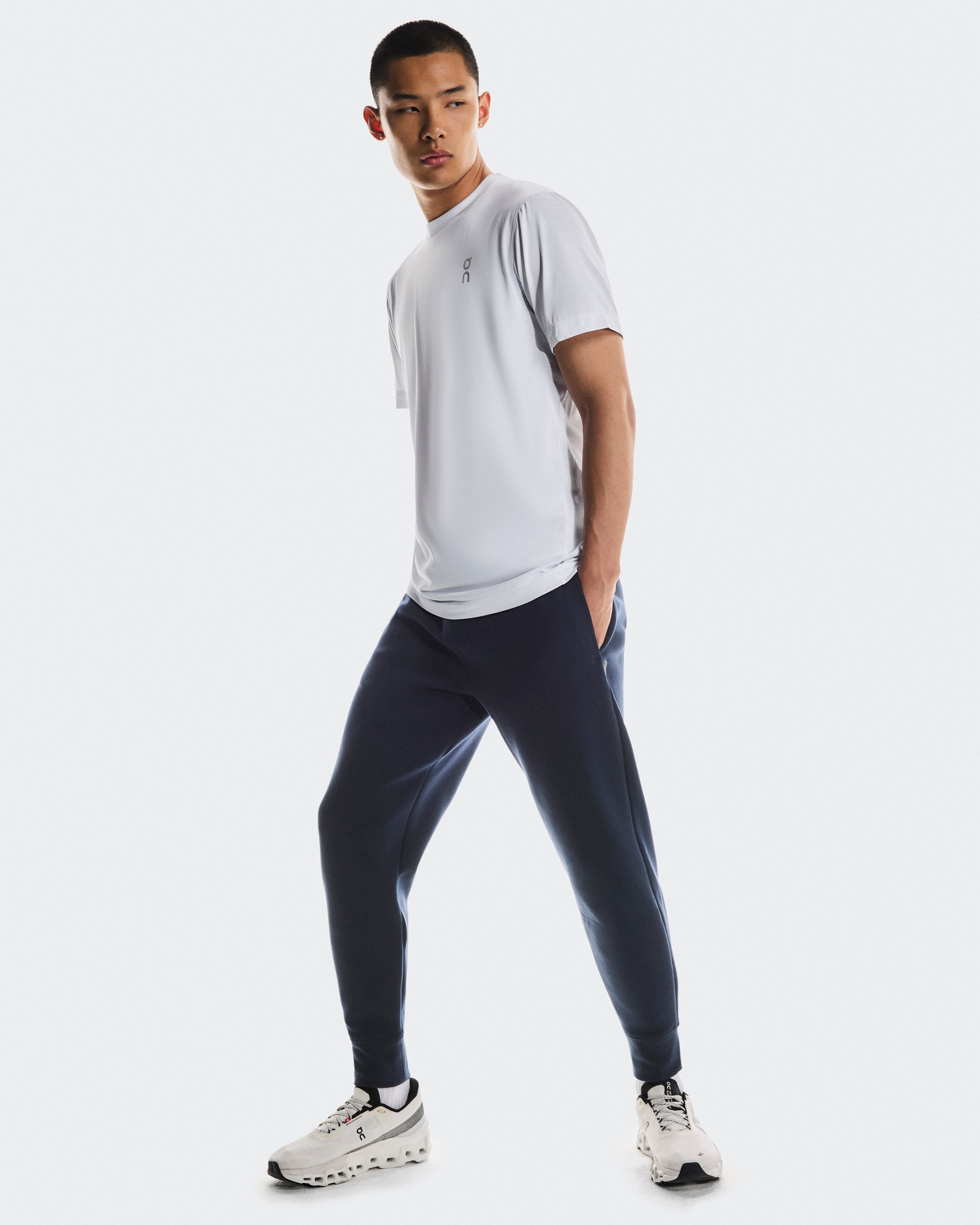 On Focus Tech Sweatpants Navy