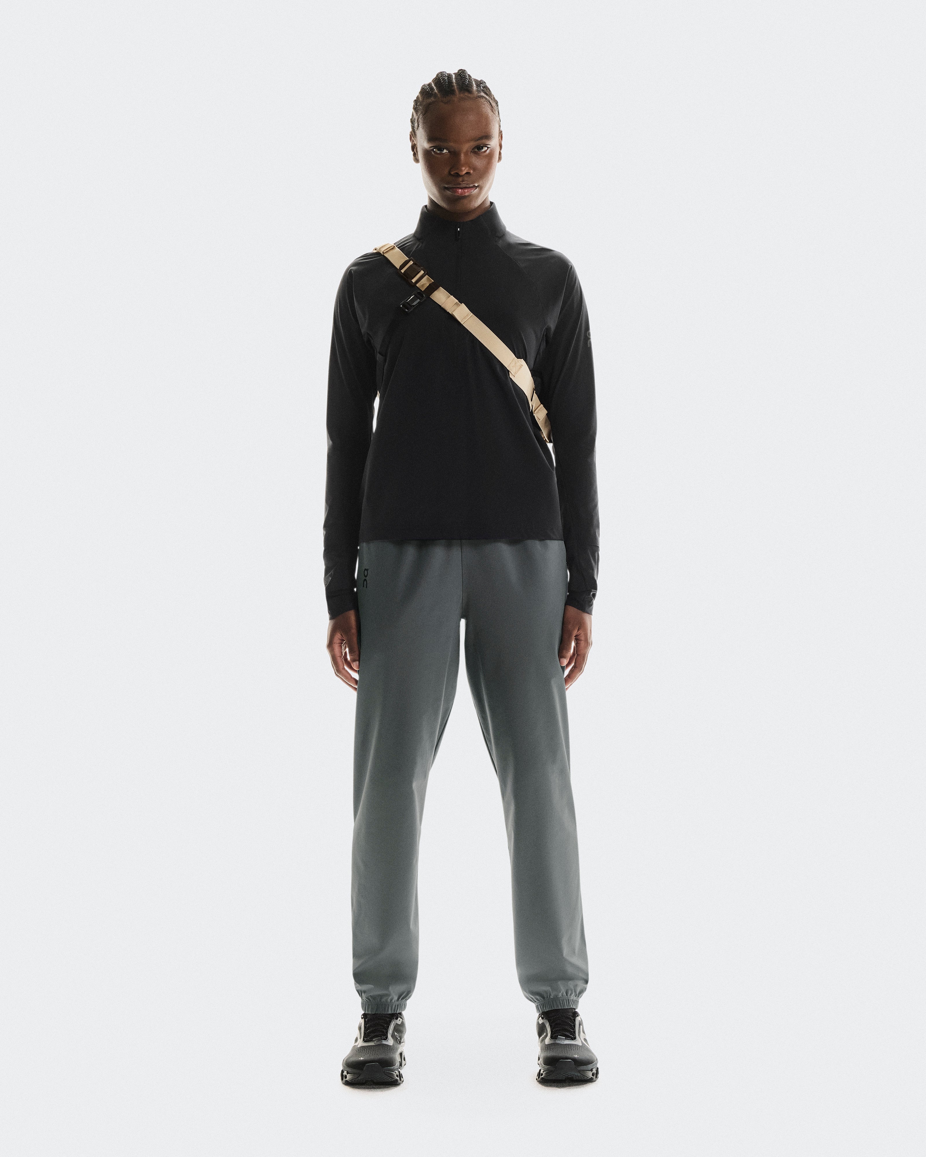 On Sling Pack 9L Sand | Black