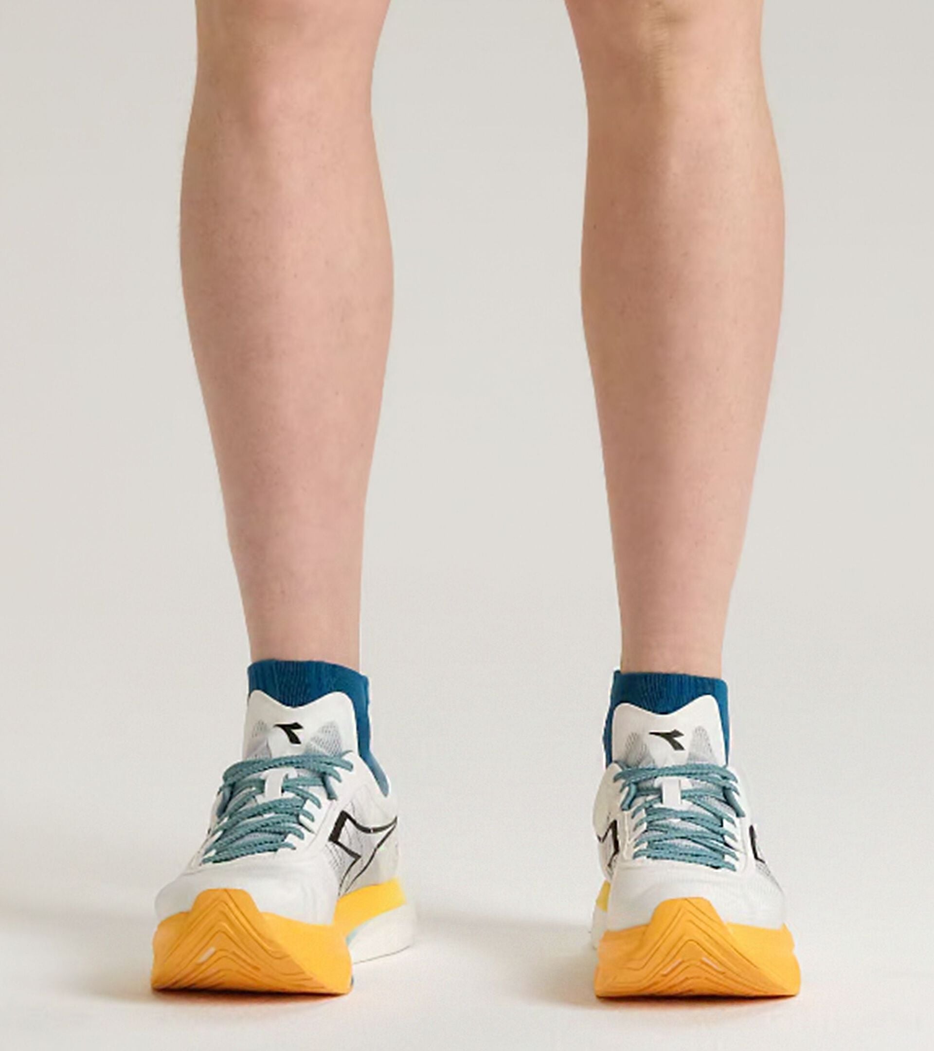 Diadora Gara Carbon White/Black/Kumquat