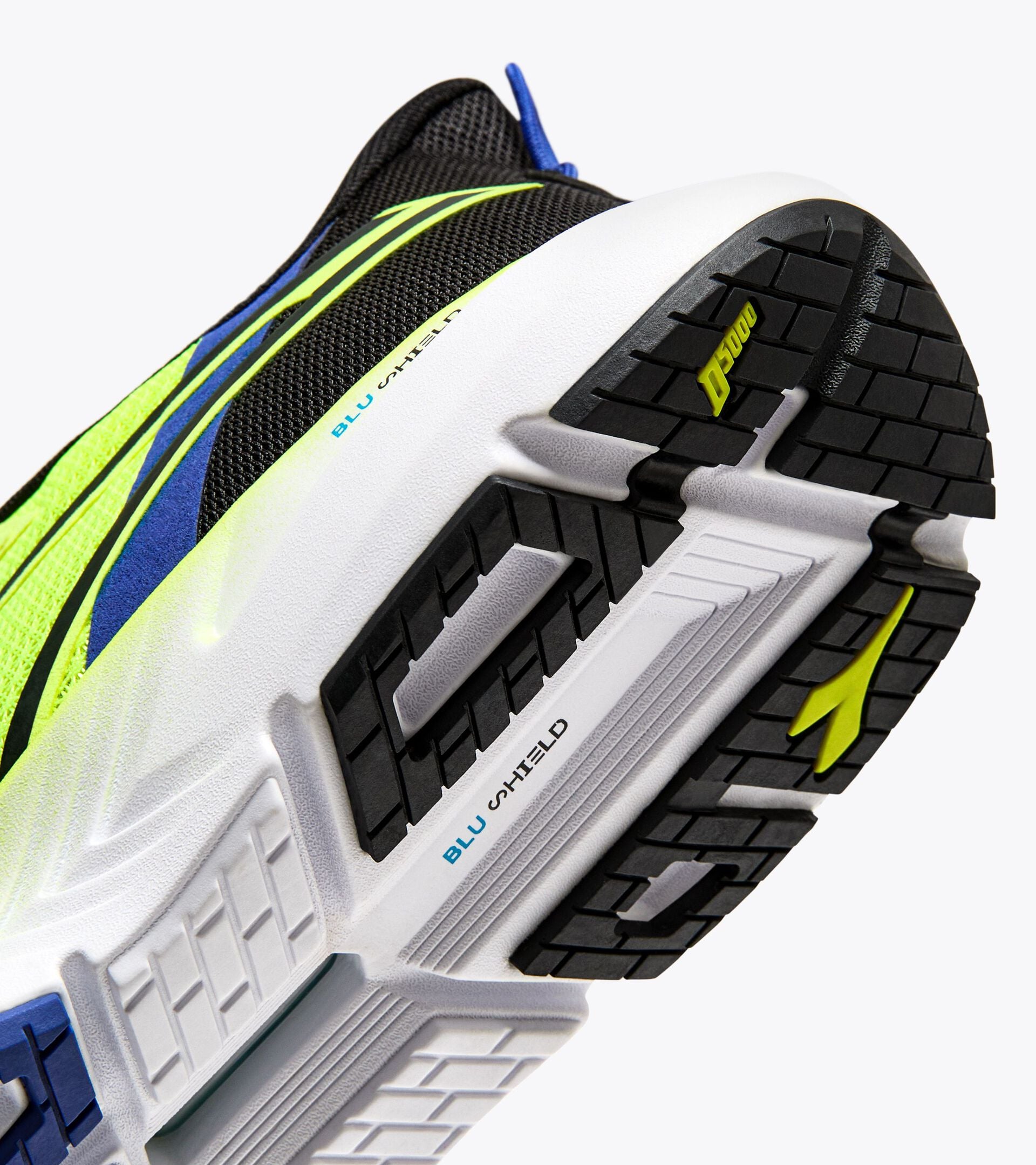 Diadora Mythos Blushield Volo 4 Yellow Fluo/Black