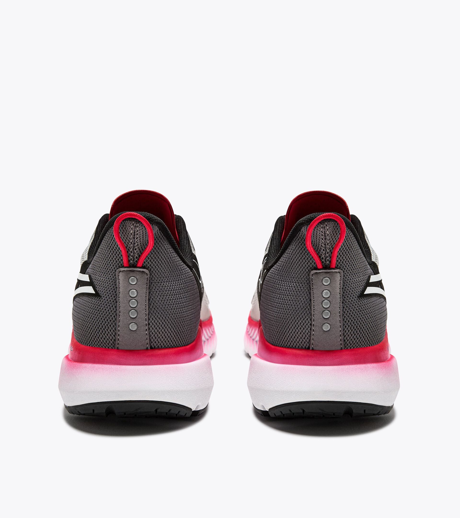 Diadora Mythos Blushield Volo 4 Silver Dd/Steel Gray/White