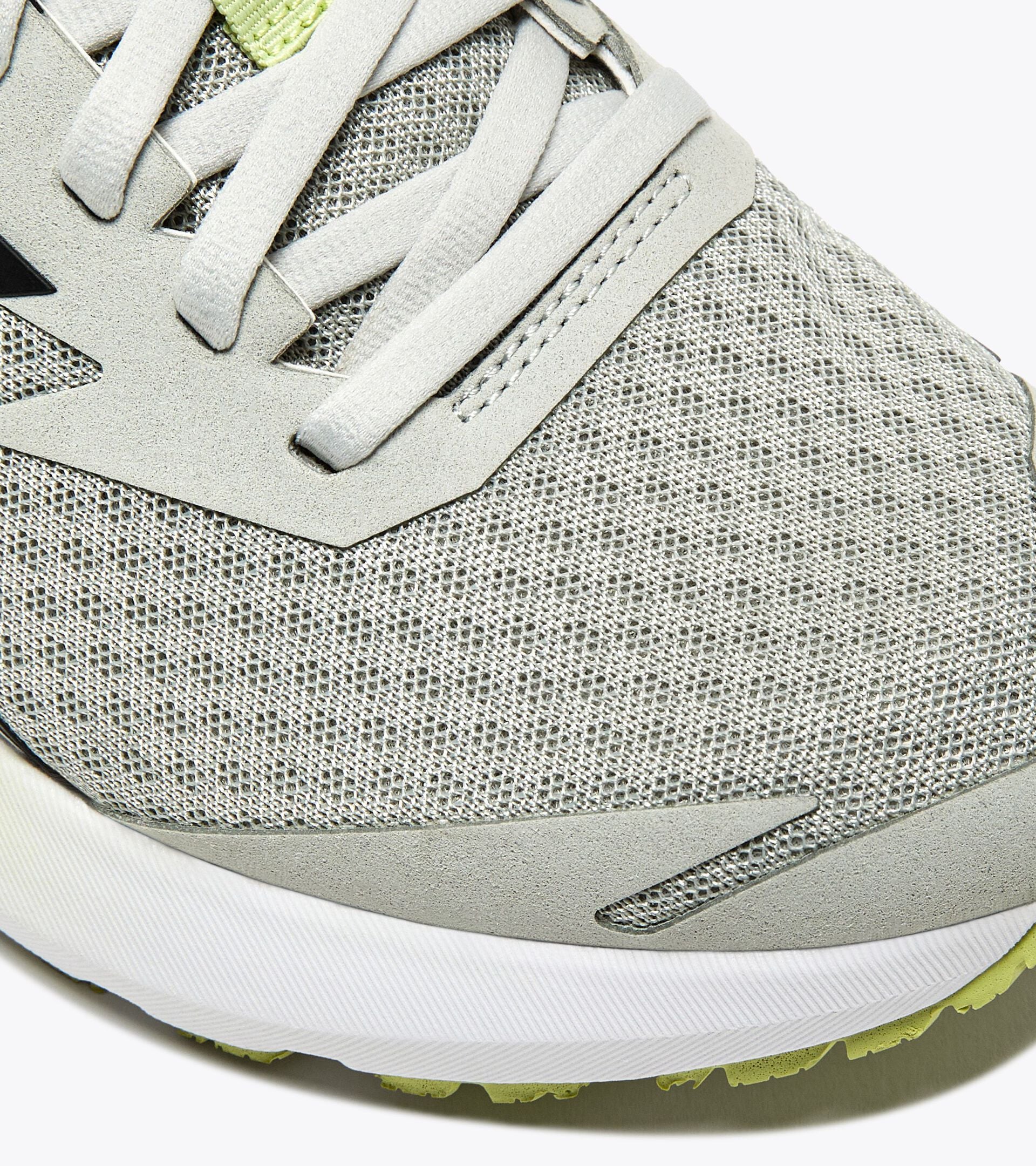 Diadora Mythos Blushield Vigore 3 W Silver Dd/White/Black