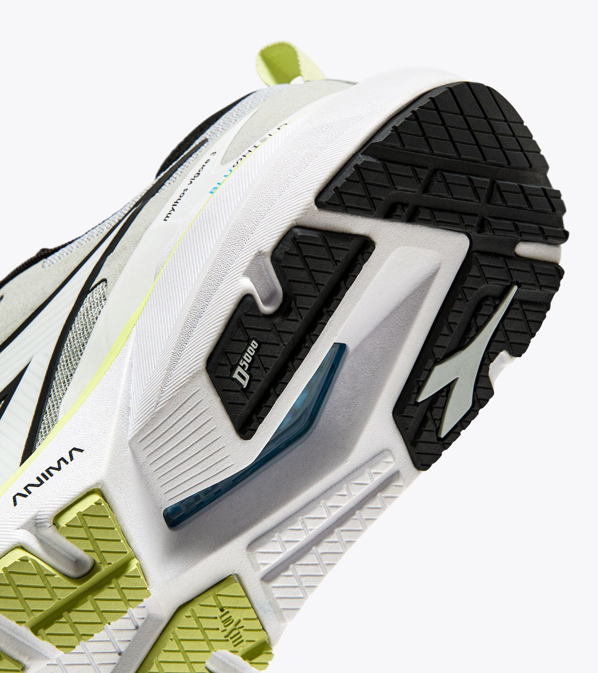Diadora Mythos Blushield Vigore 3 W Silver Dd/White/Black