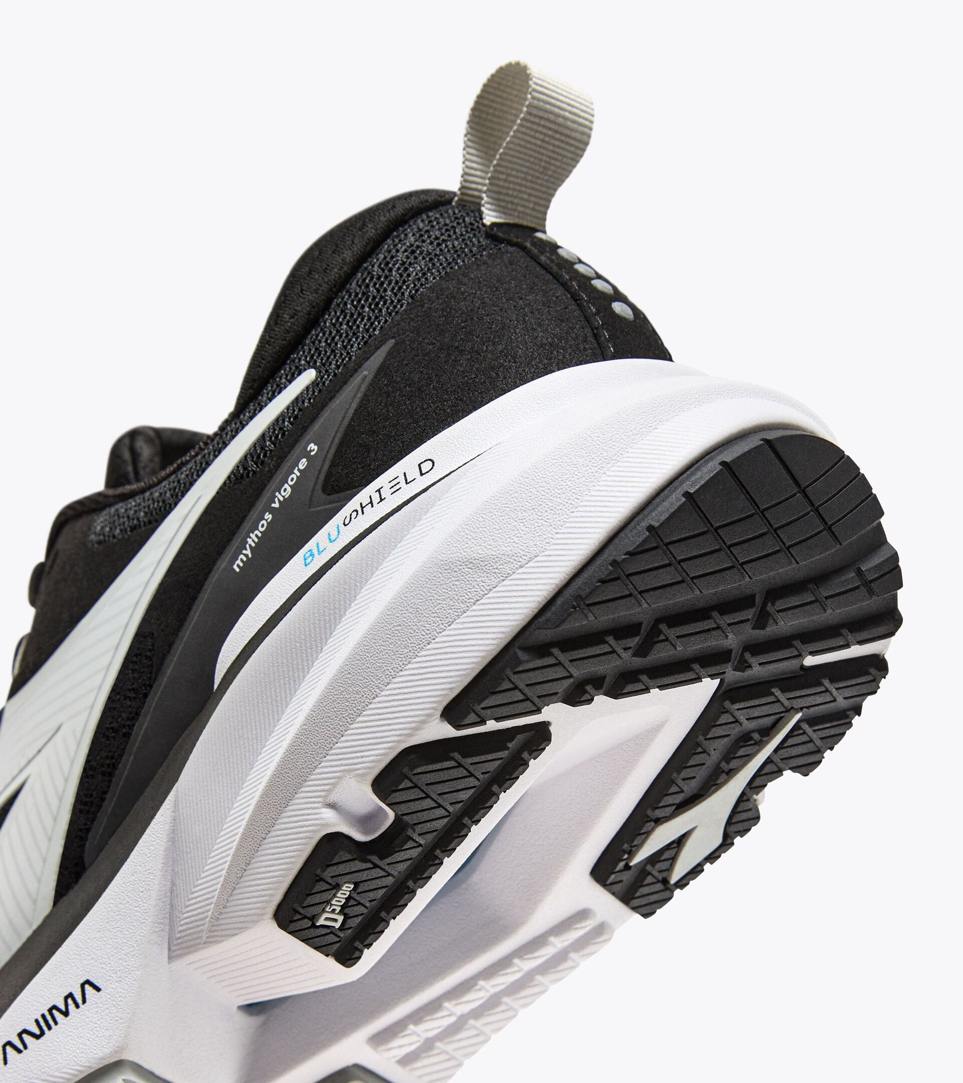 Diadora Mythos Blushield Vigore 3 W Black/White (C7406)