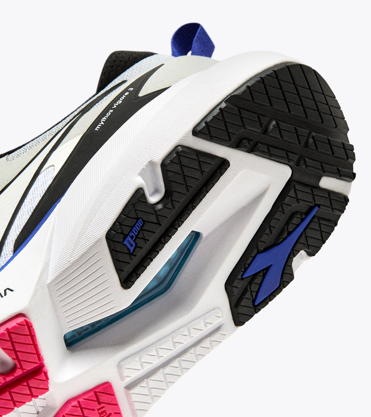 Diadora Mythos Blushield Vigore 3 White/Black/Silver Dd