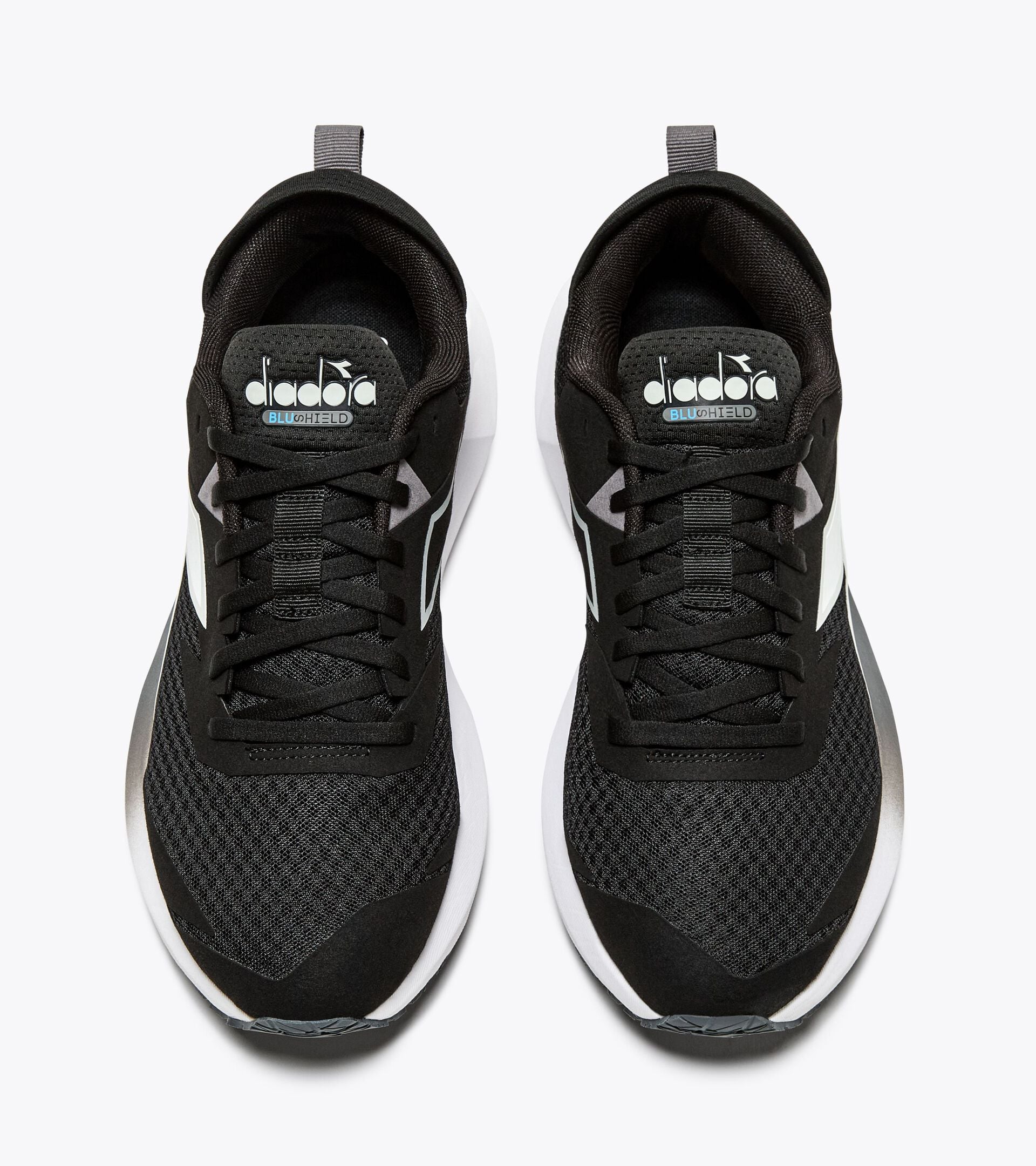 Diadora Mythos Blushield Vigore 3 Wide Black/White (C7406)