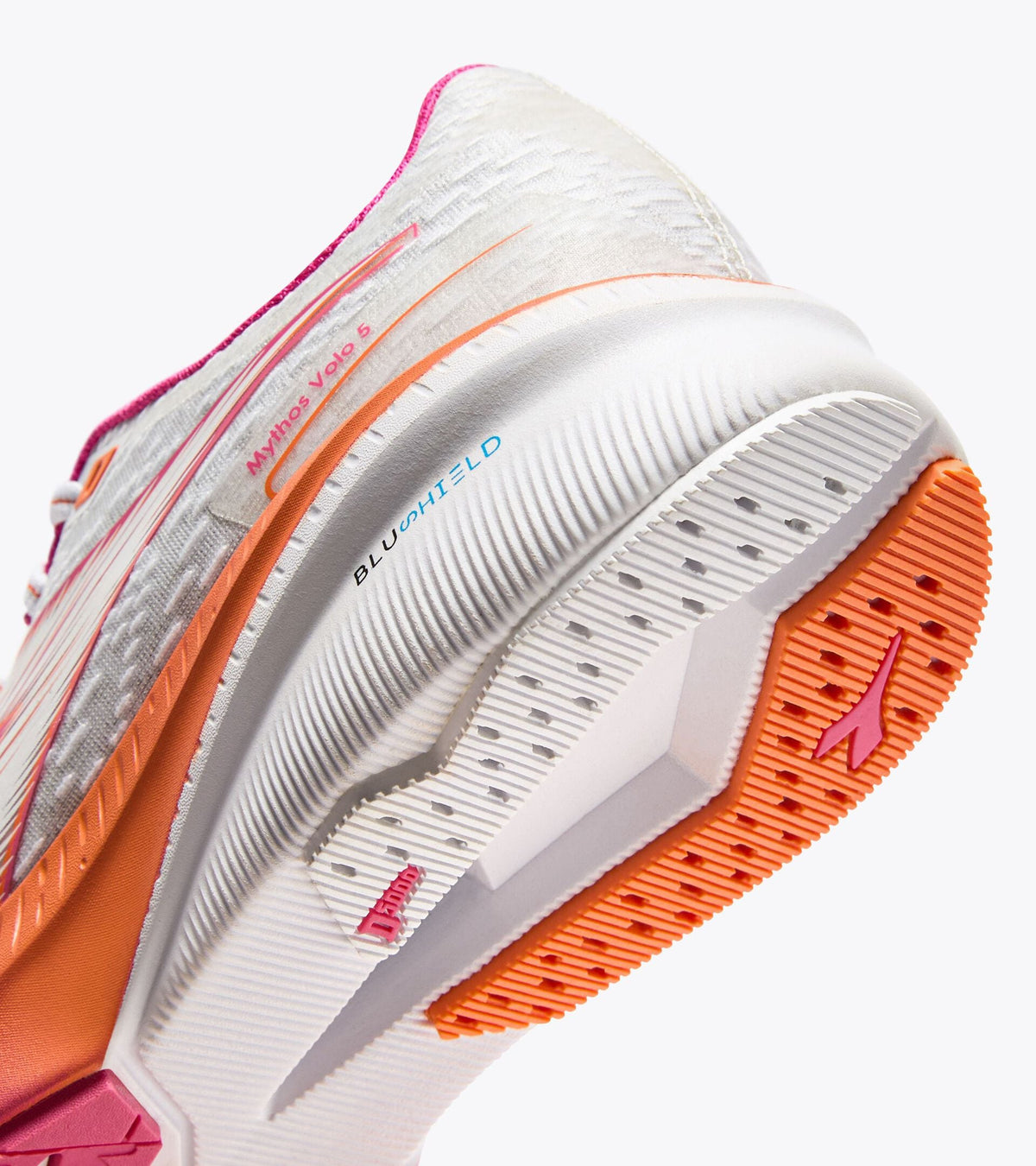Diadora Mythos Blushield Volo 5 W White/Fandango Pink/Nectarine