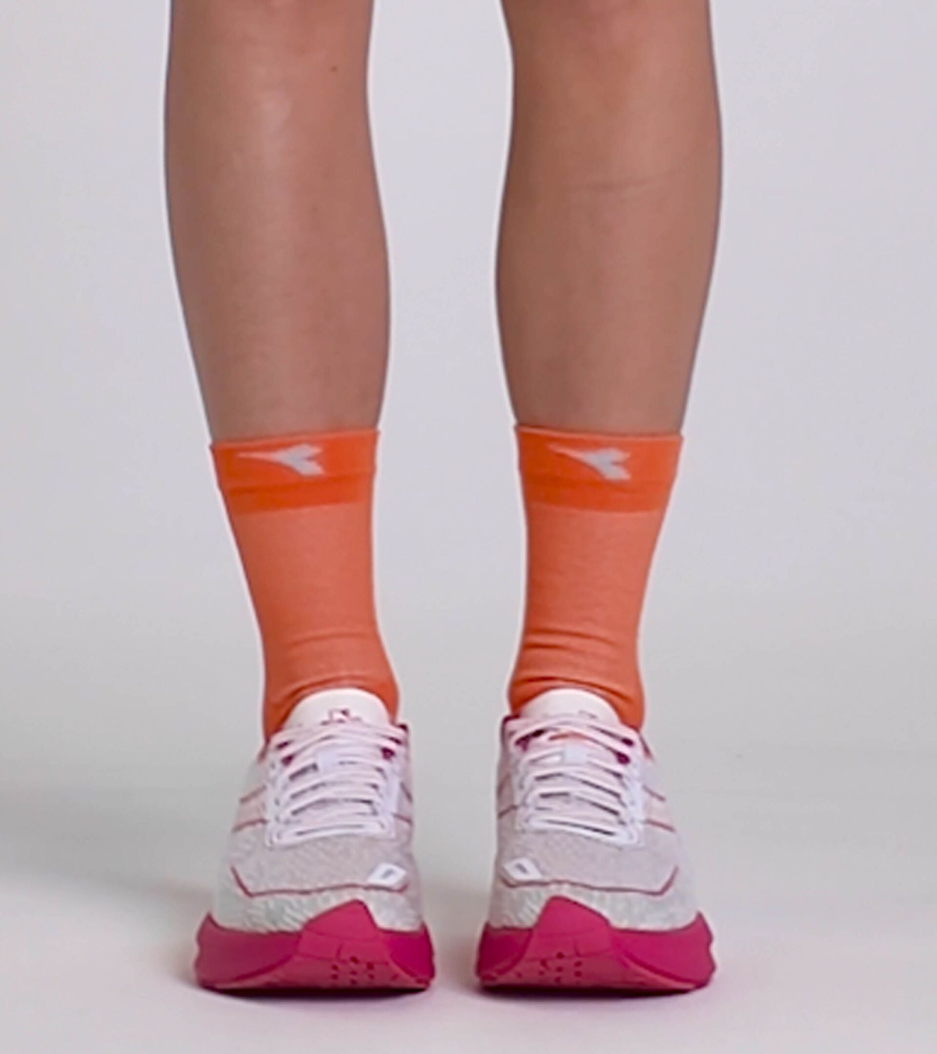 Diadora Mythos Blushield Volo 5 W White/Fandango Pink/Nectarine