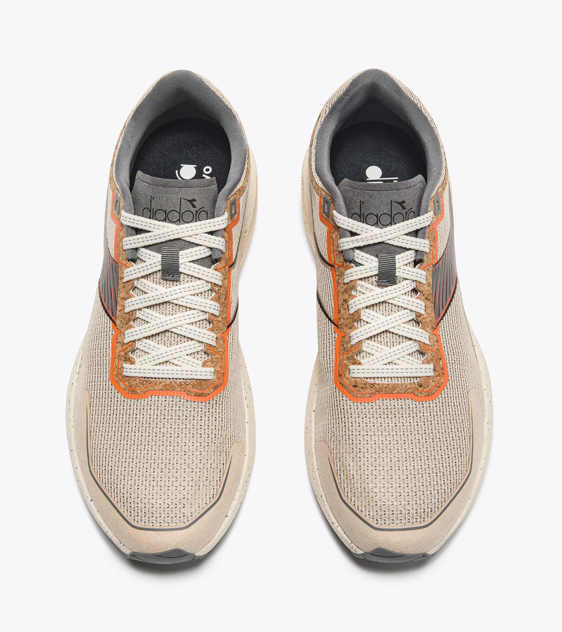 Diadora Mythos Blushield Volo 5 2030 Beige/Steel Gray