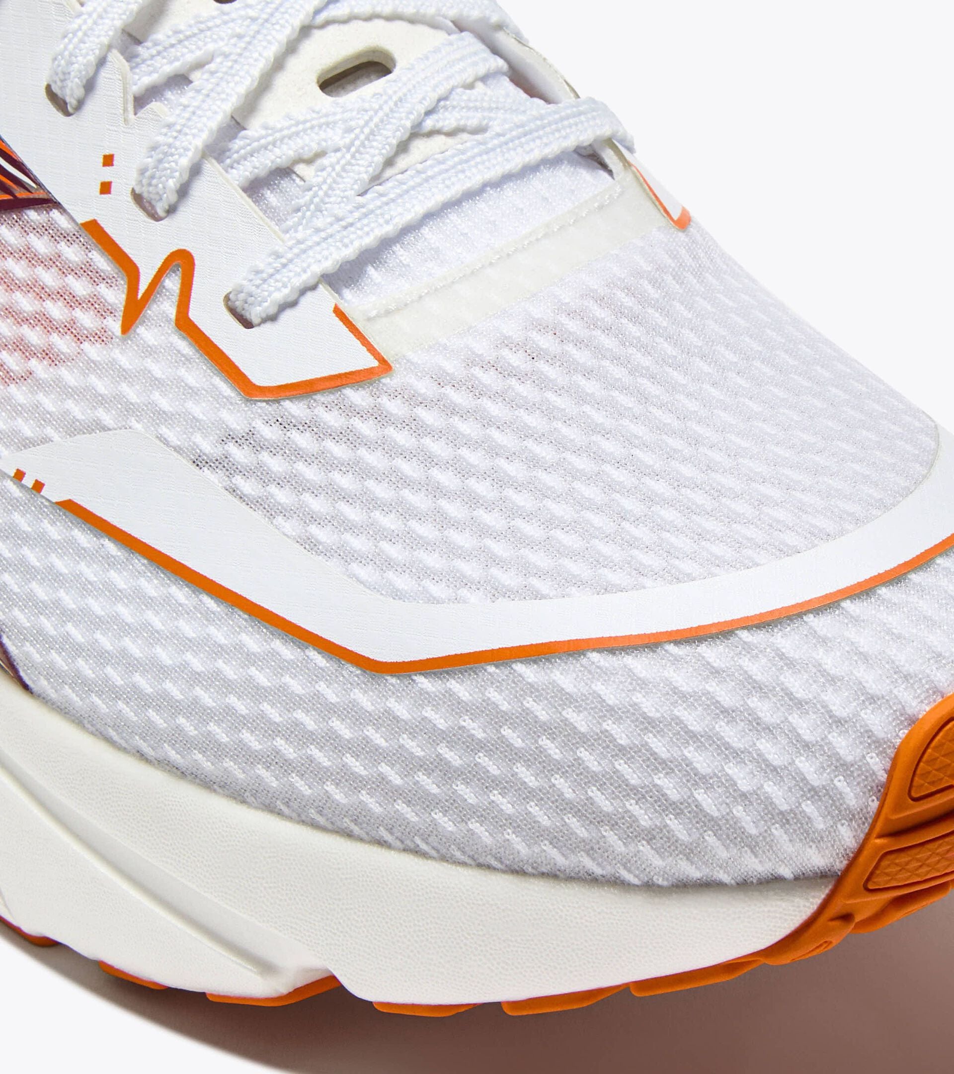 Diadora Frequenza 2 White/Maroon Banner