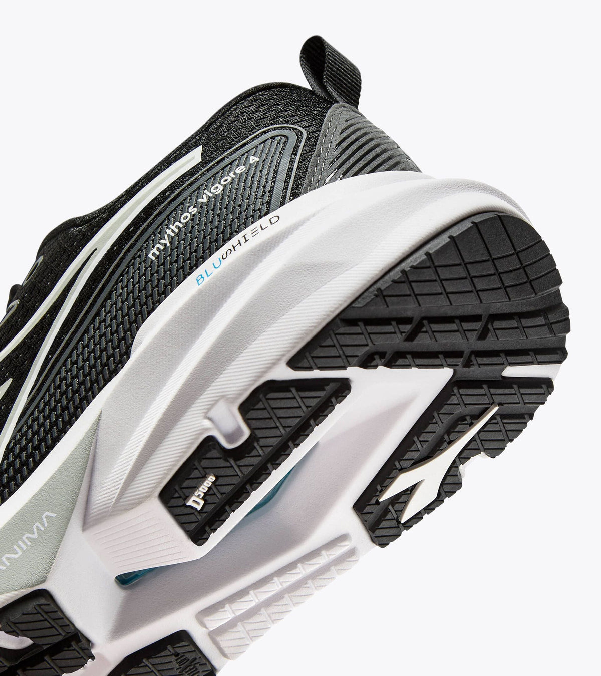 Diadora Mythos Blushield Vigore 4 W Black/White (C7406)