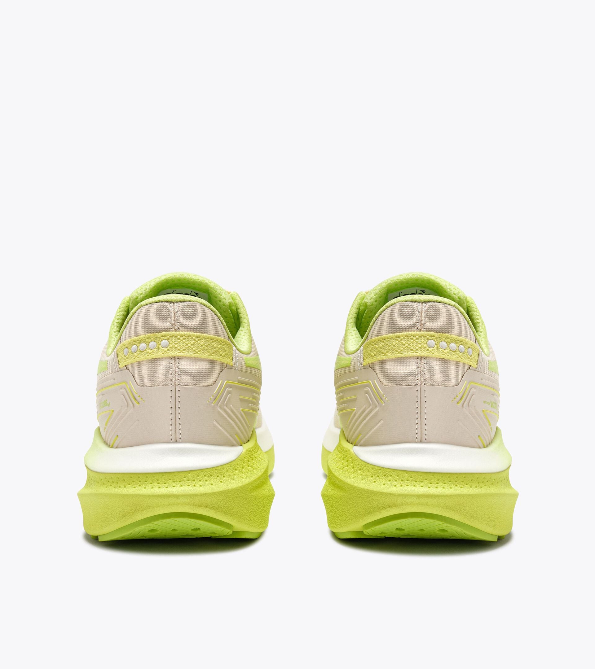 Diadora Mythos Blushield Vigore V Buttercream /Minced Quince