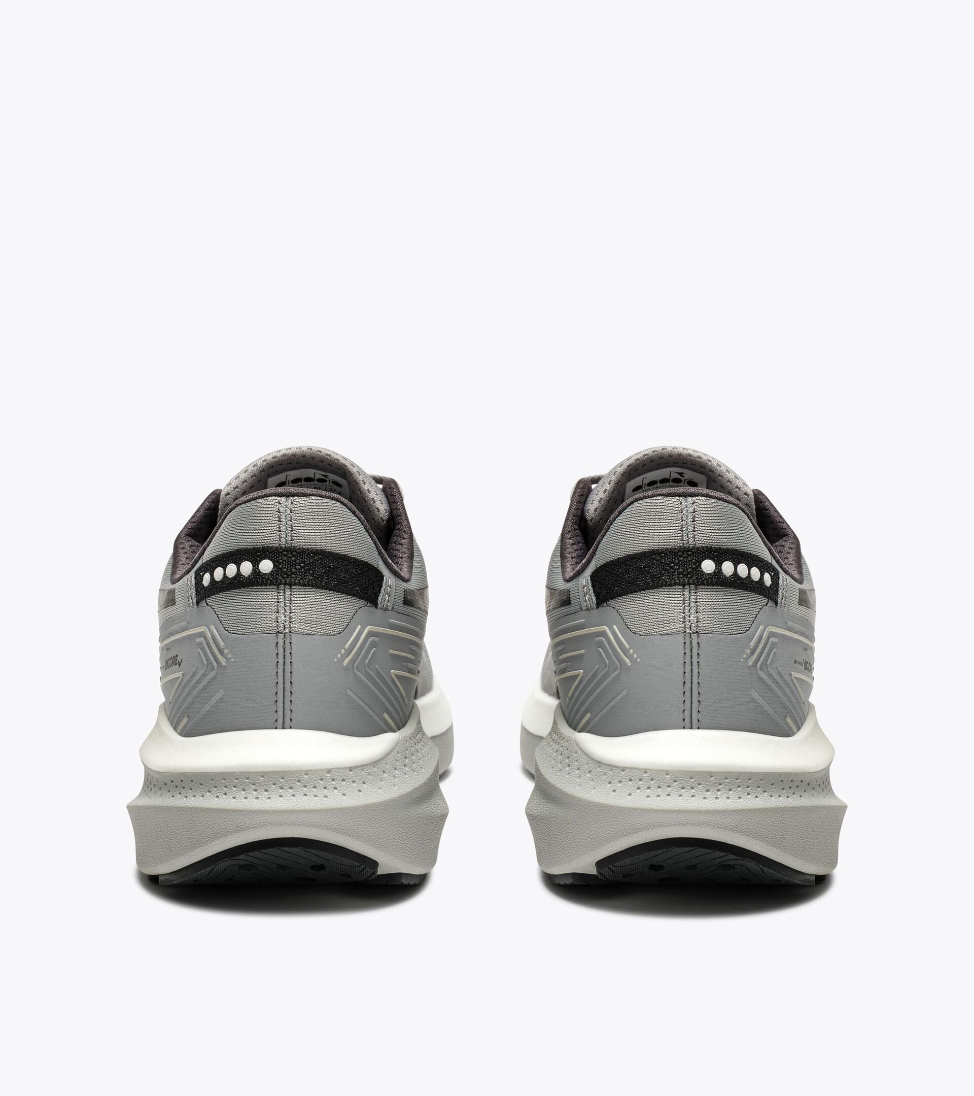 Diadora Mythos Blushield Vigore V Ultimate Gray /Black