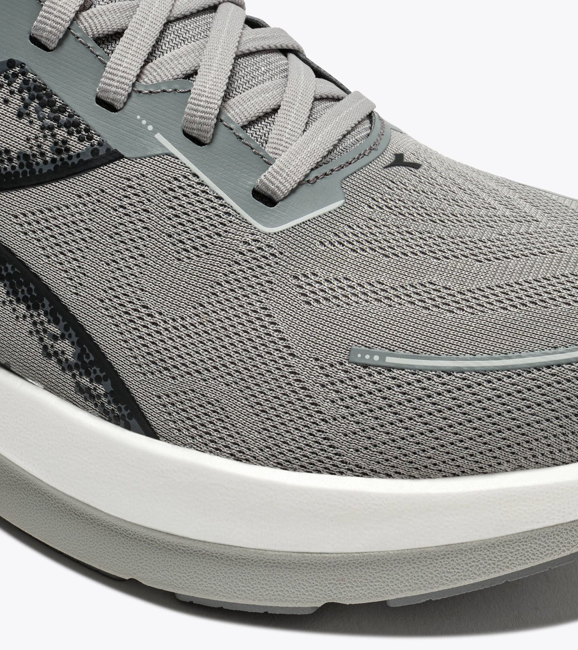 Diadora Mythos Blushield Vigore V Ultimate Gray /Black