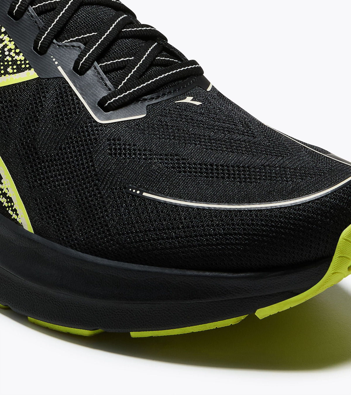 Diadora Mythos Blushield Vigore V Black /Evening Primrose