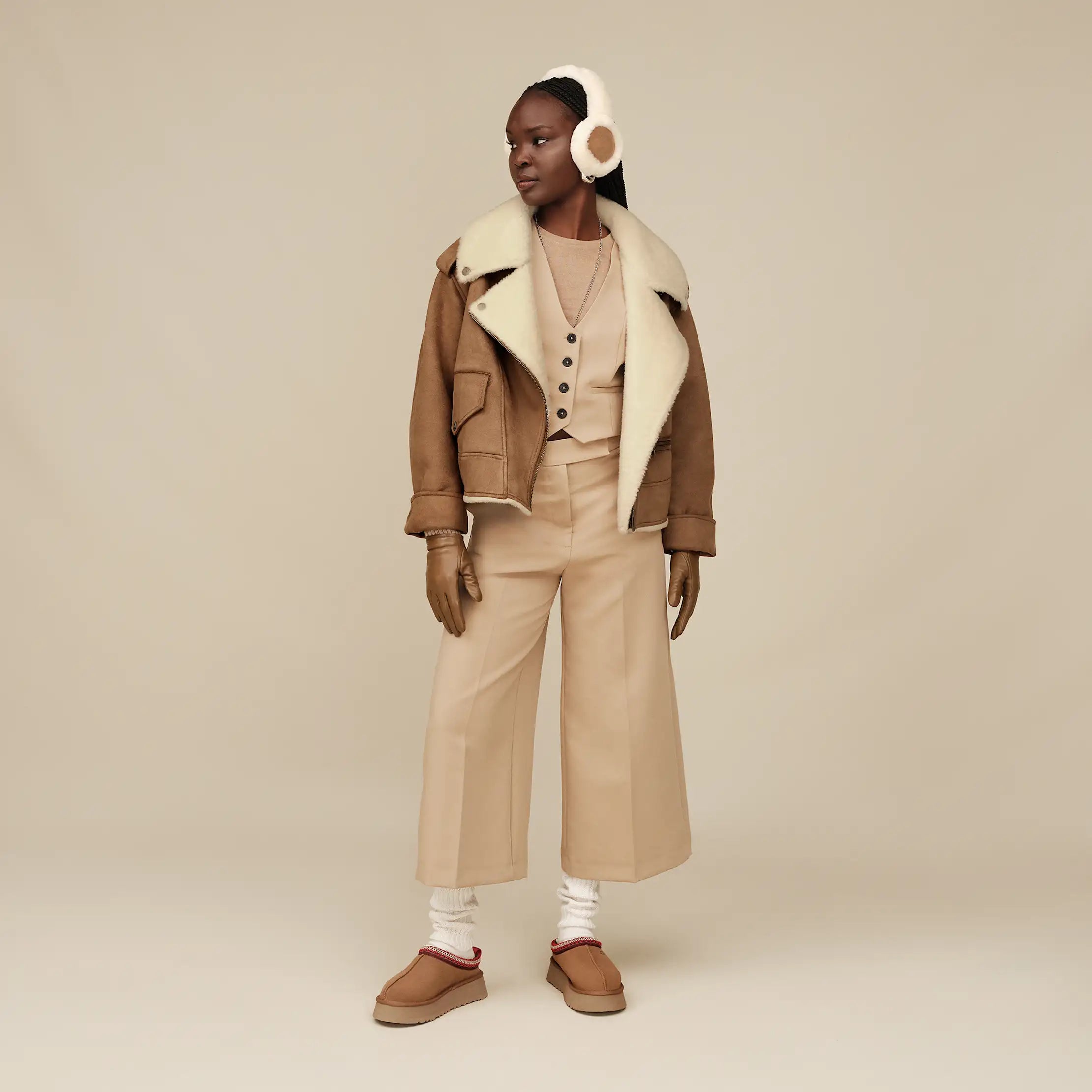 Ugg Sheepskin Wireless Earmuff Chestnut