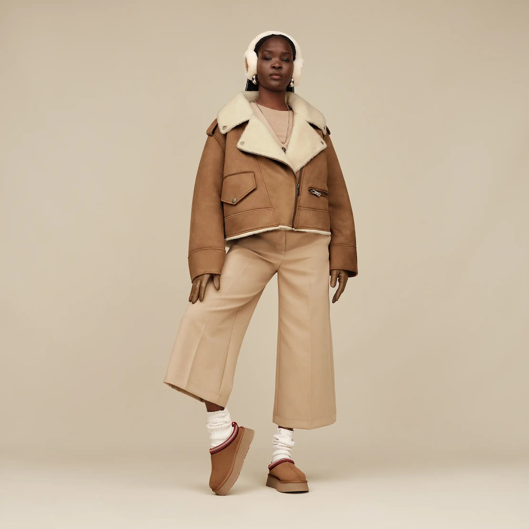 Ugg Sheepskin Wireless Earmuff Chestnut