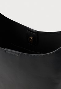 Valentino Special Tailor Handbag Nero