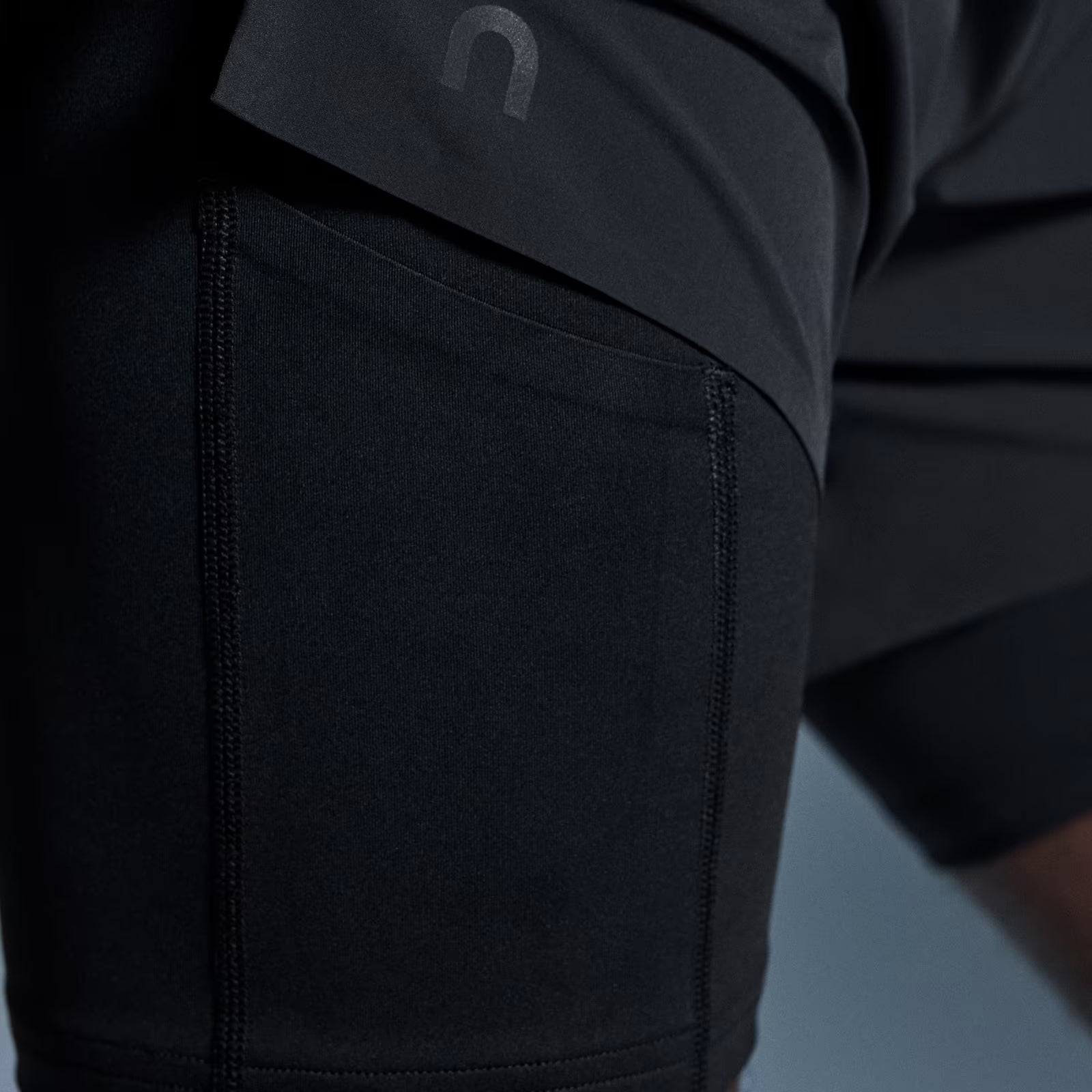 On 5" Performance 2/1 Shorts Black