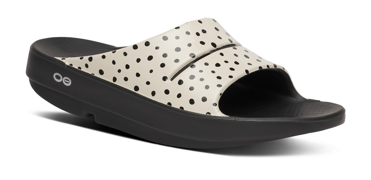 Oofos Women's Limited Slide Pebble