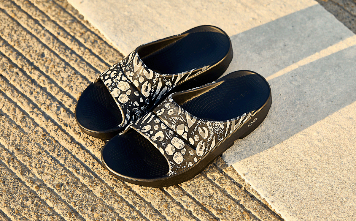 Oofos Women's Limited Slide Combo Camo