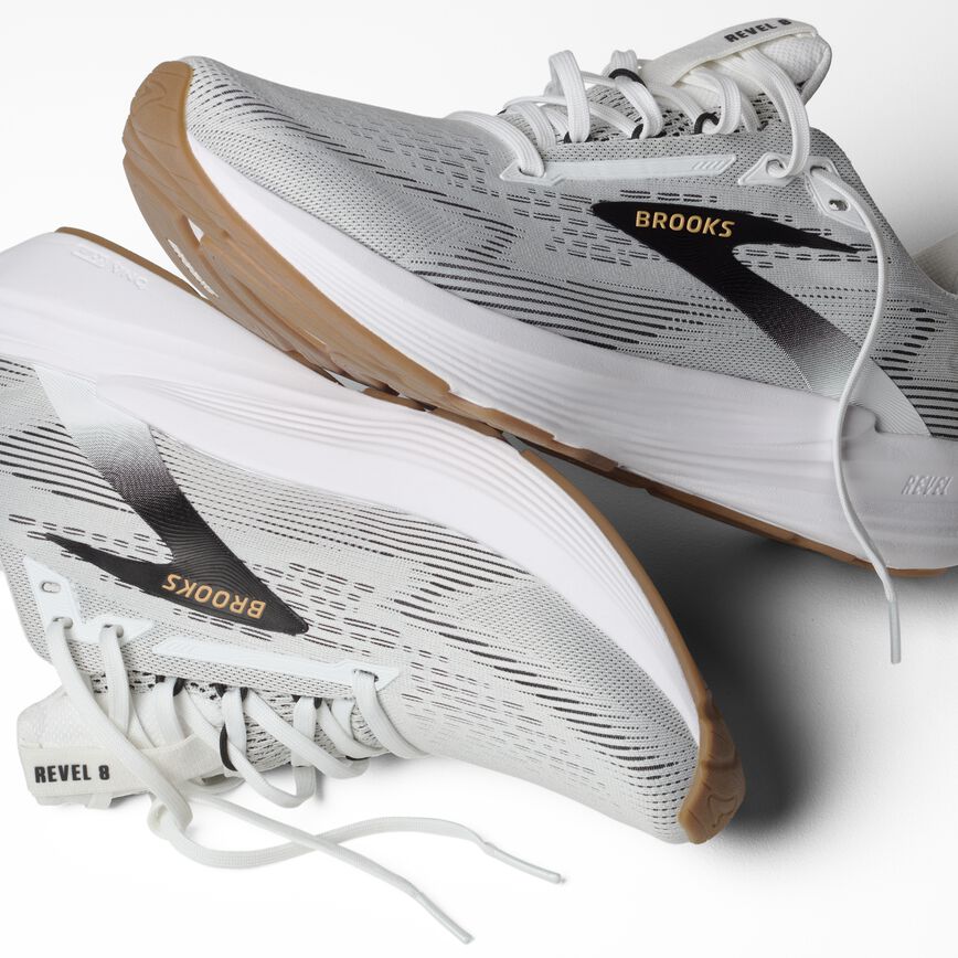 Brooks Revel 8 White/Black/Oak Buff