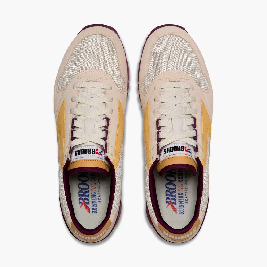 Brooks Chariot Beet/Moonbeam/Taffy