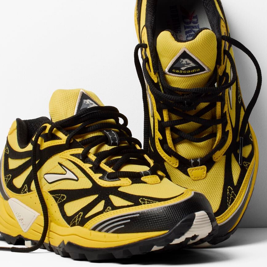 Brooks Cascadia 1 Yellow/Black/Moonbeam