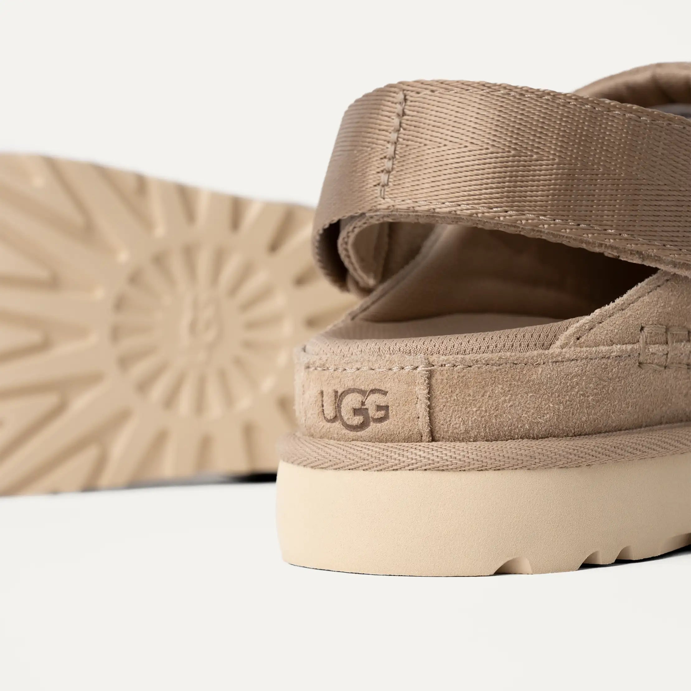 Ugg Goldenstar Clog Sand
