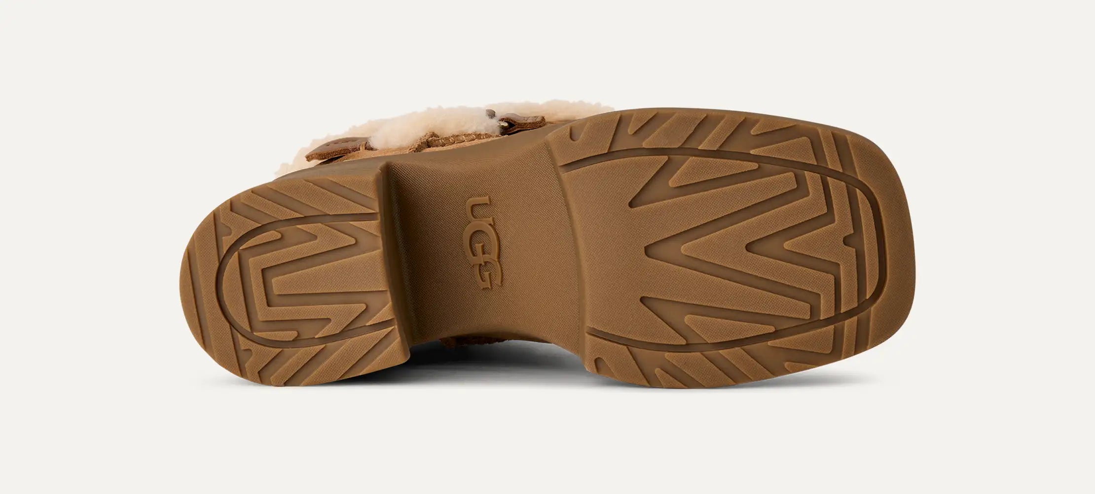 Ugg Moxy Pull On Chestnut