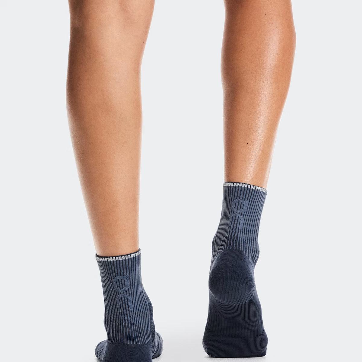On Performance Run Sock Mid Navy | Navy