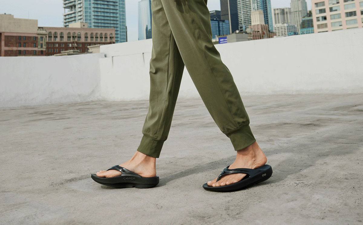 Oofos Women's Sandal Black